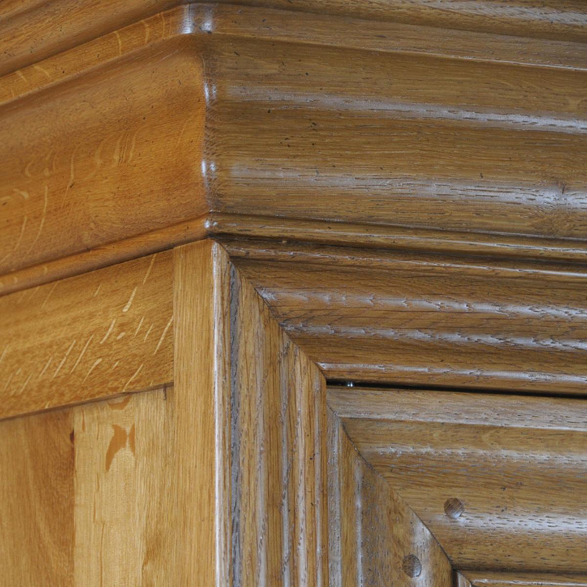 Fatto a mano Libreria a due corpi in stile Louis Philippe in legno massiccio di quercia con ante in vetro in vendita