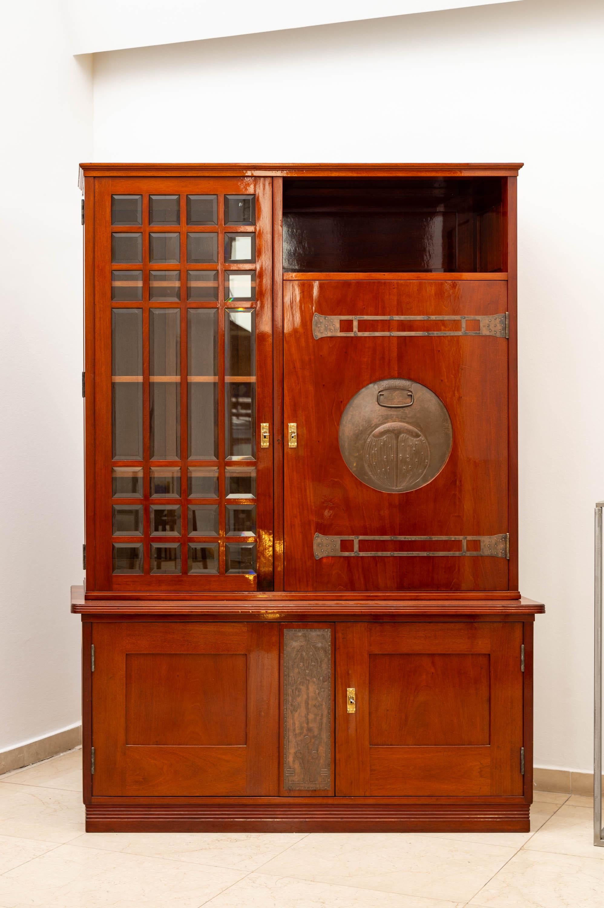Display Cabinet Copper Fittings by Georg Klimt ca. 1900 Jugendstil Furniture In Good Condition In Klosterneuburg, AT