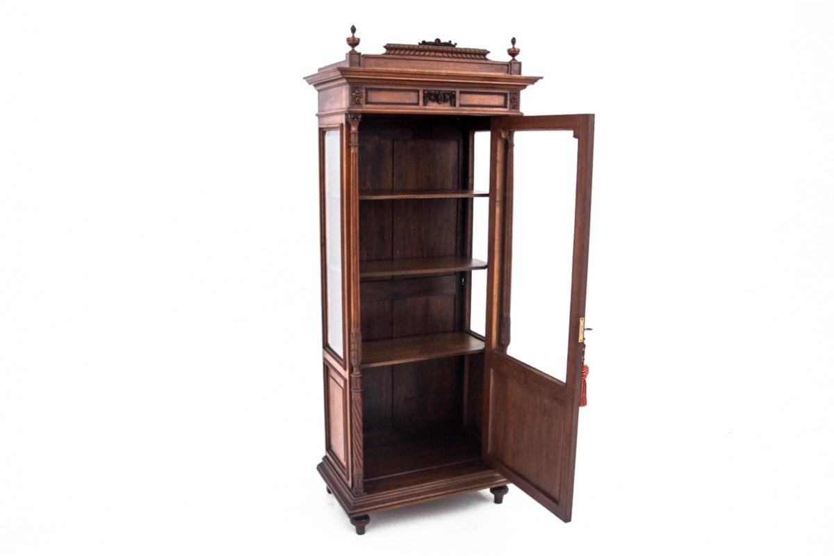 French Display cabinet, France, circa 1890. After renovation. For Sale