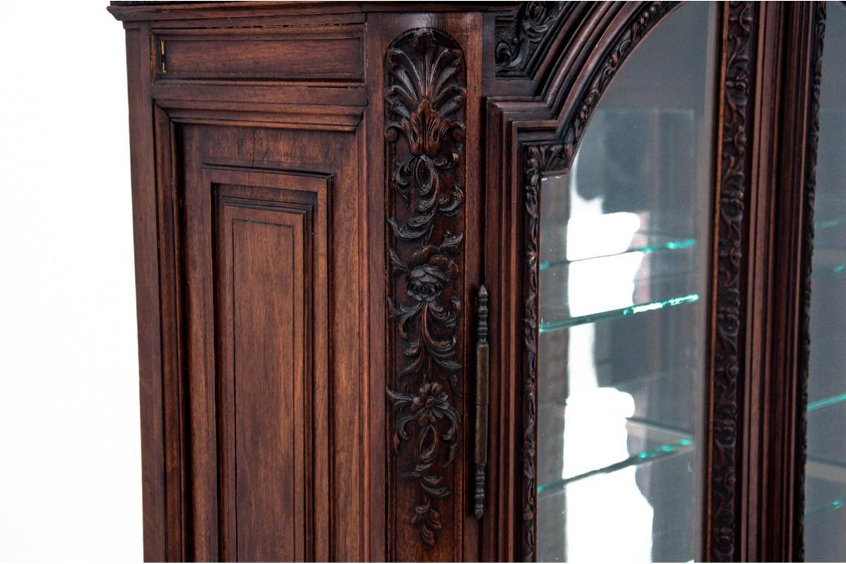 Oak Display cabinet, France, circa 1890. For Sale