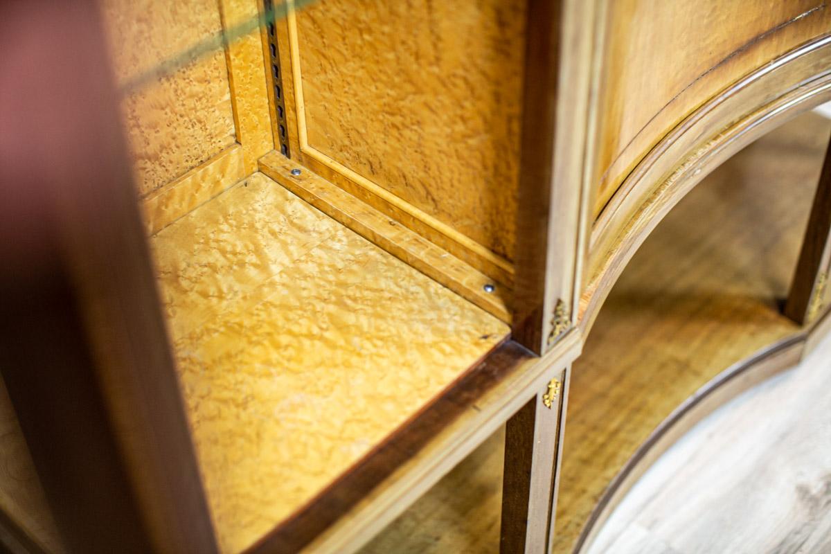 Vetrina in stile Impero con elementi in ottone, inizio XX secolo in vendita 3