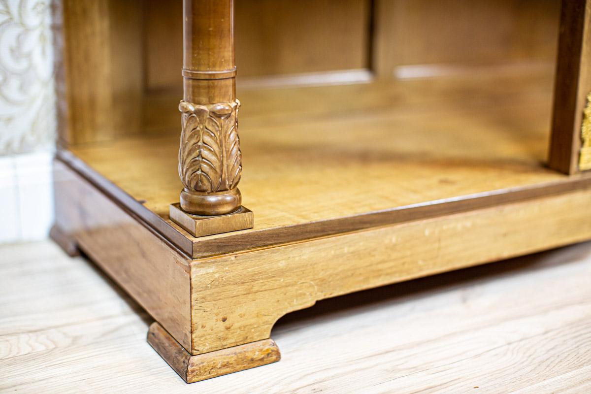 Vetrina in stile Impero con elementi in ottone, inizio XX secolo in vendita 4