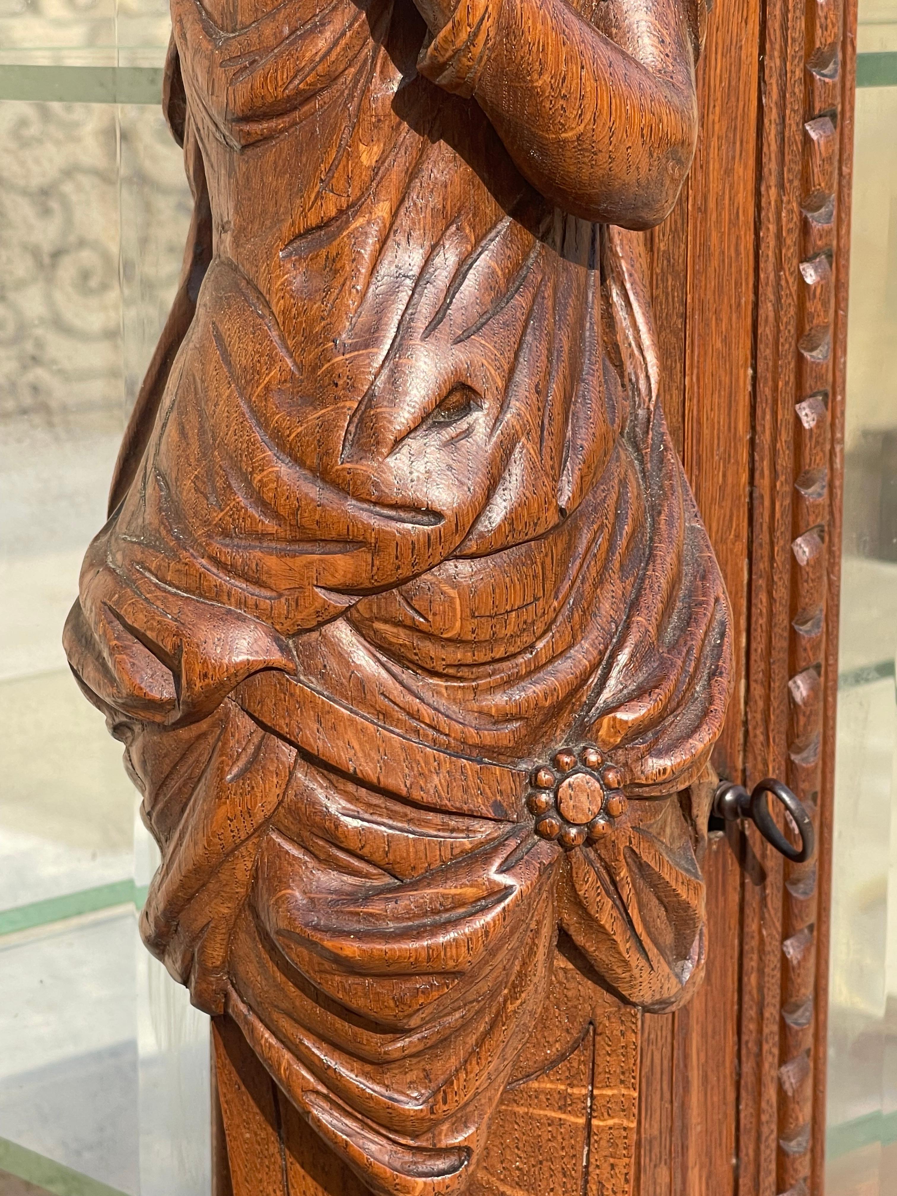 Display Cabinet / Renaissance Style Oak Vitrine For Sale 5