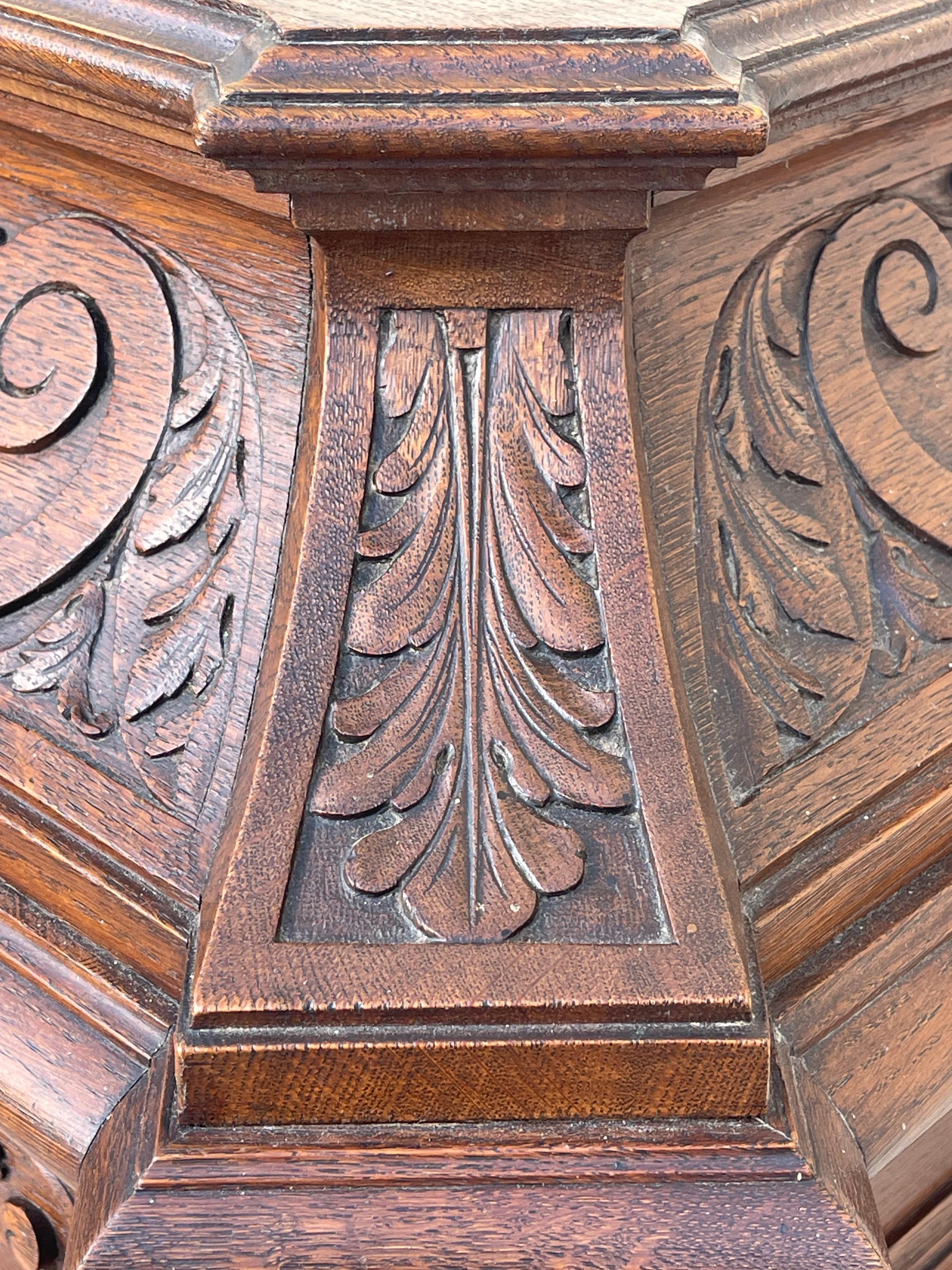 Display Cabinet / Renaissance Style Oak Vitrine For Sale 6