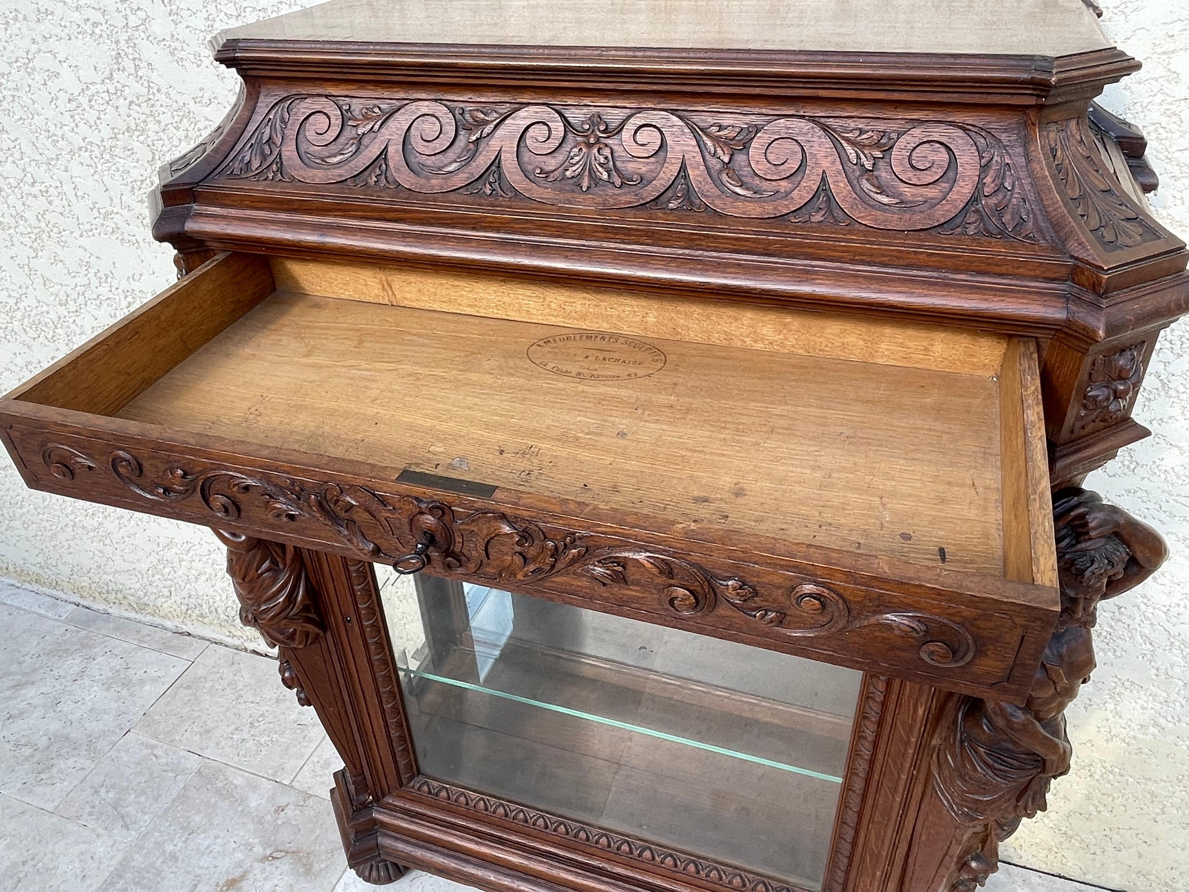 Display Cabinet / Renaissance Style Oak Vitrine For Sale 8