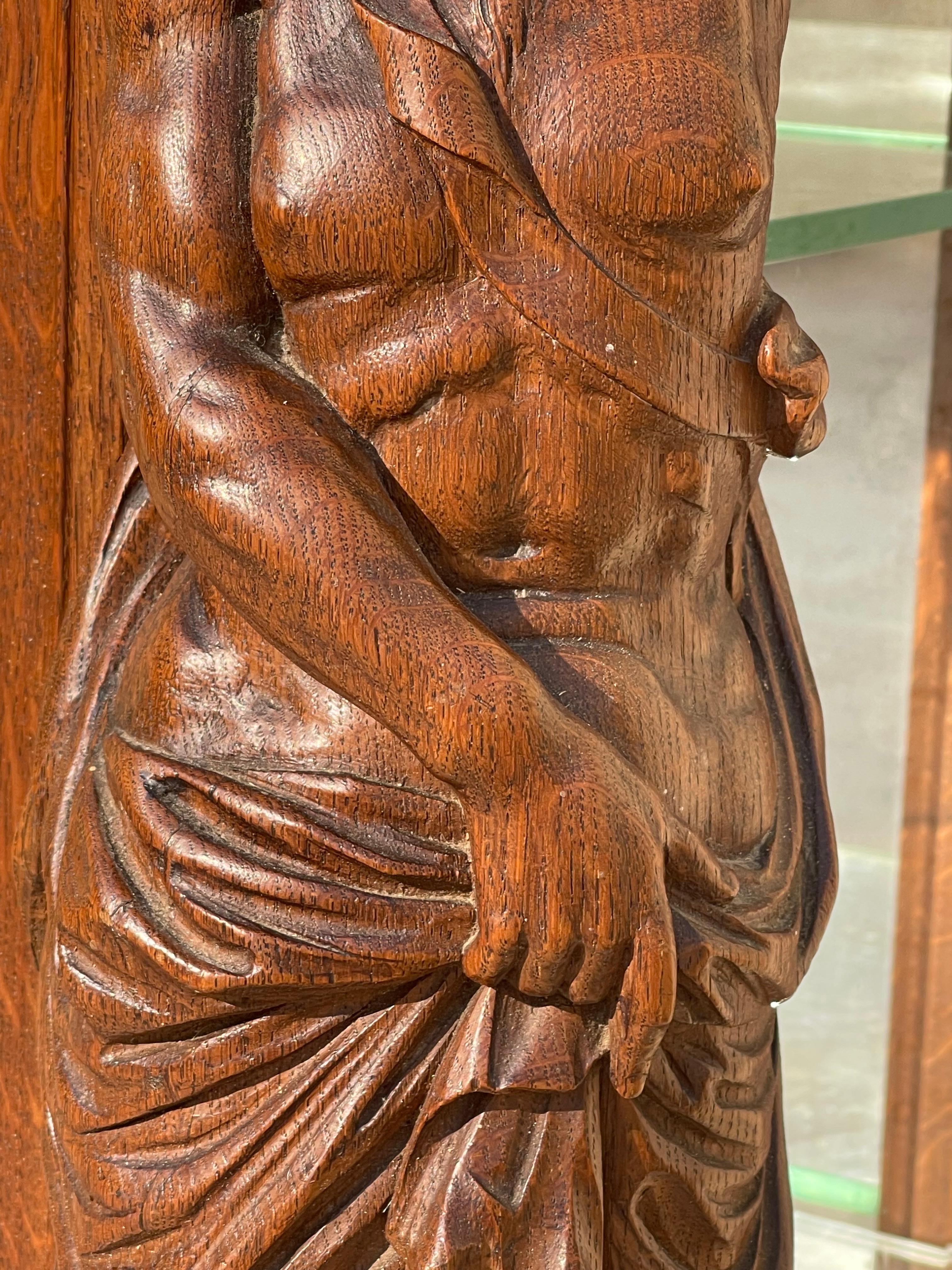 Display Cabinet / Renaissance Style Oak Vitrine In Good Condition For Sale In Beaune, FR