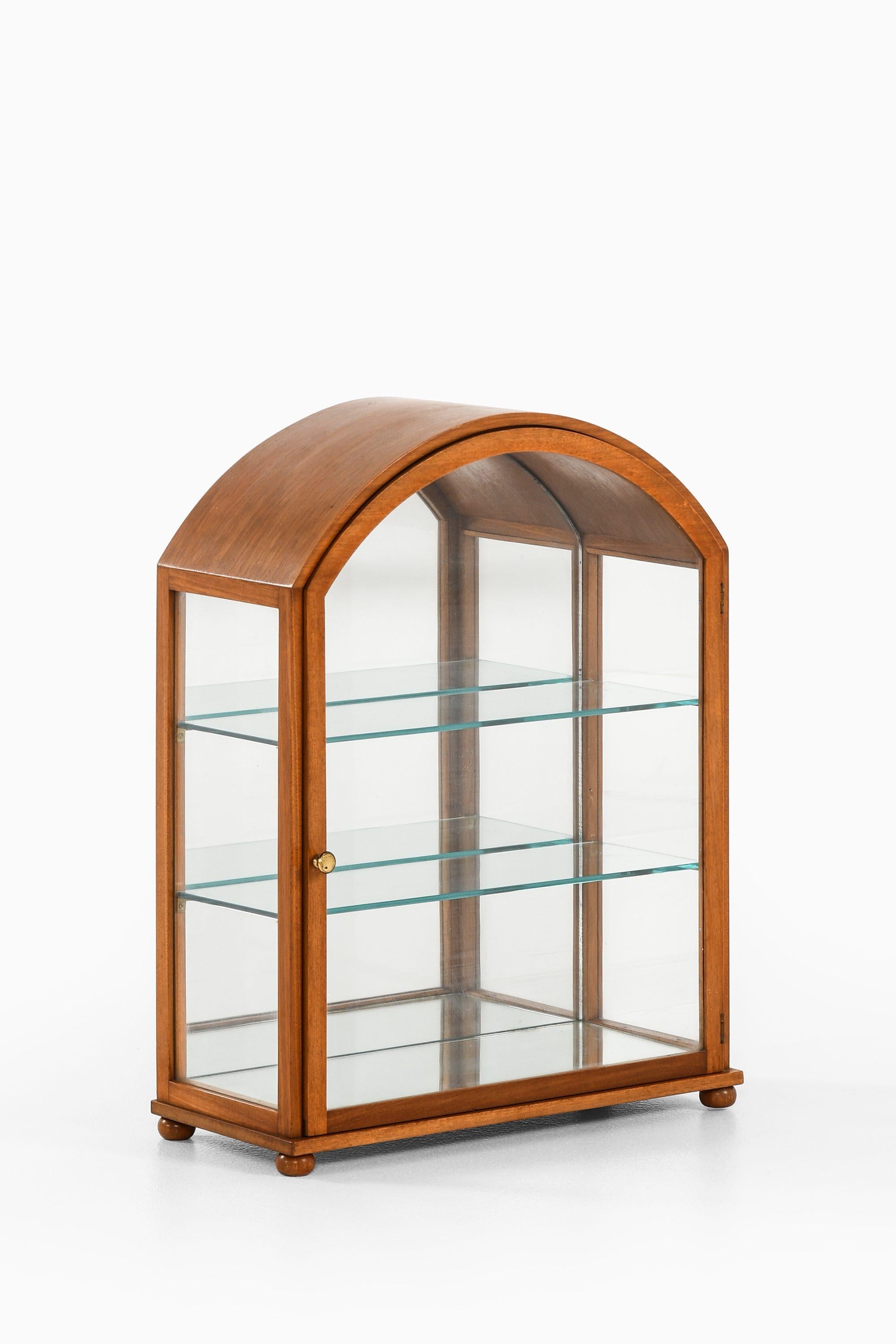Swedish Display Cabinet / Table Vitrine in Mahogany and Glass by Josef Frank, 1960's For Sale