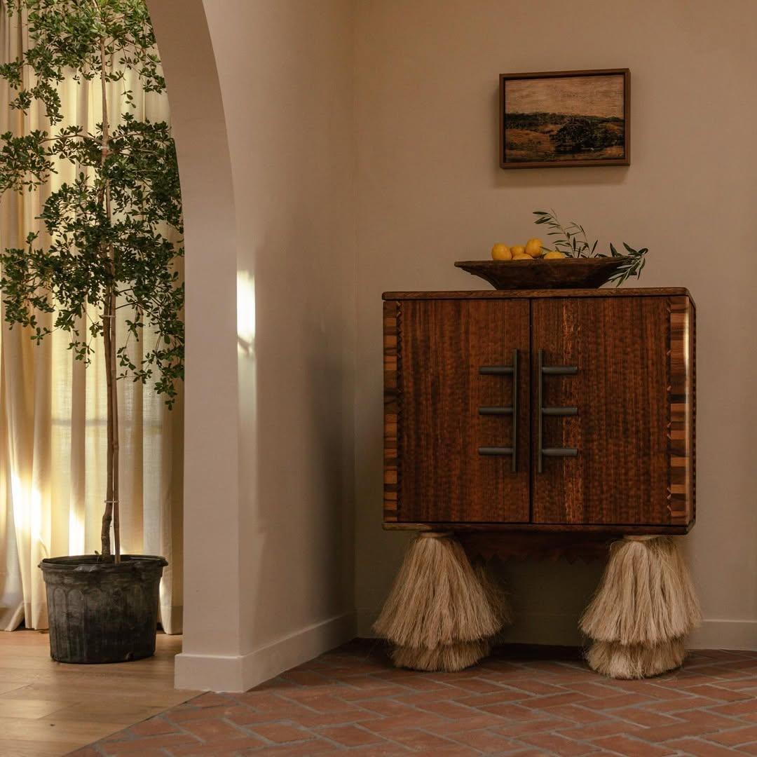 Display Cabinet Vilma by Comité De Proyectos In New Condition For Sale In Geneve, CH