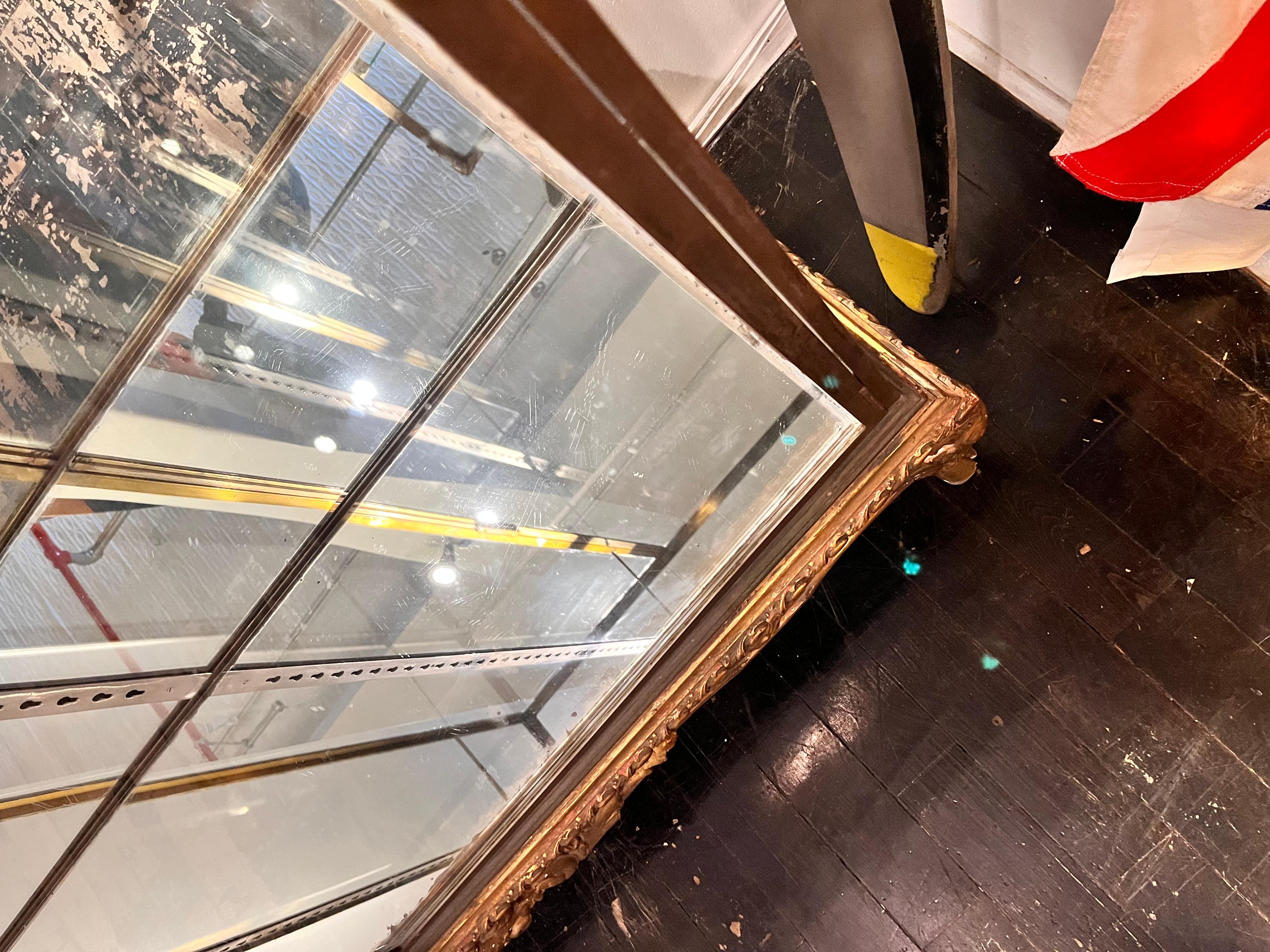 Bronzo Vetrine Vitrine con cornice in bronzo in vendita