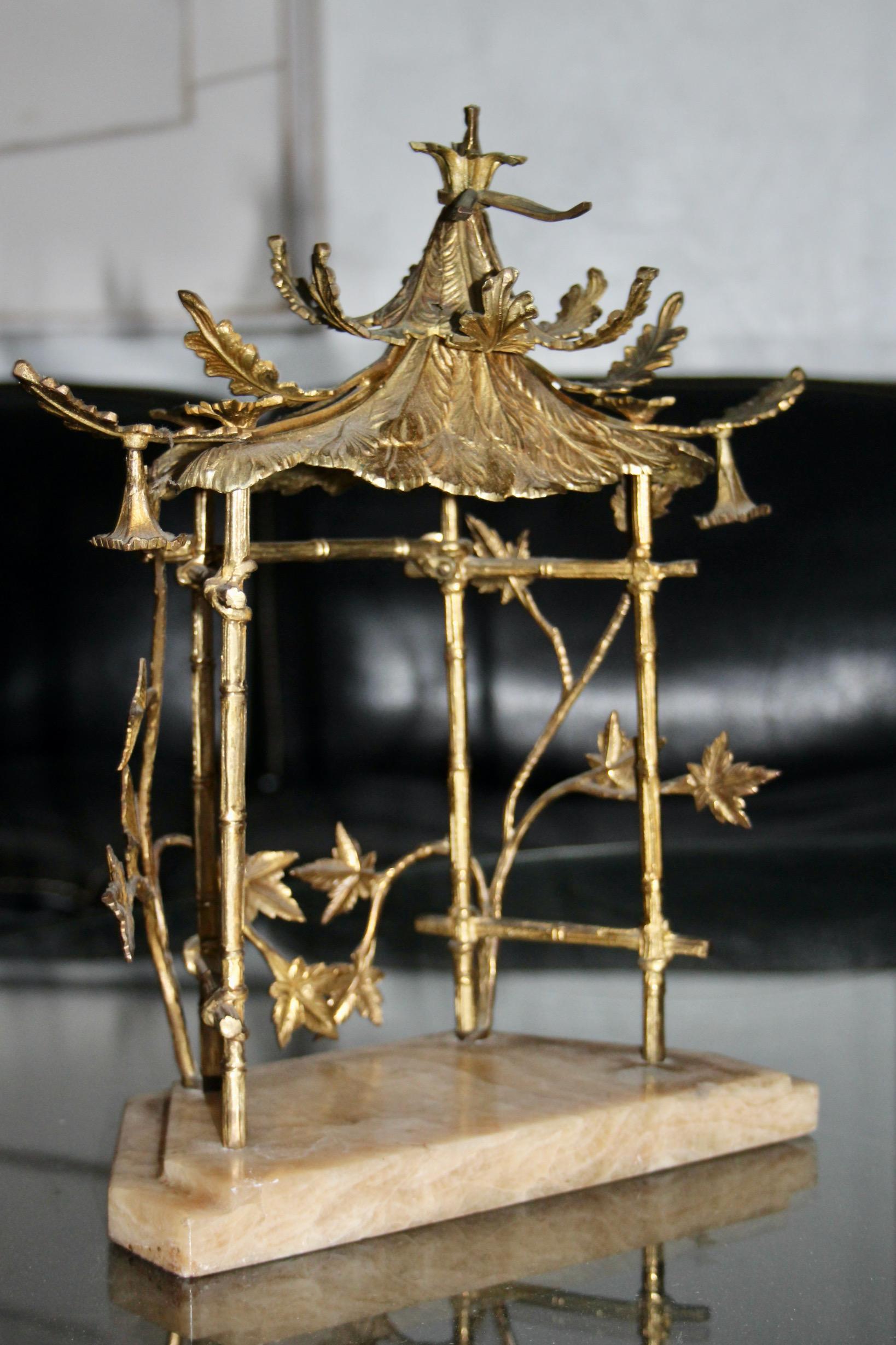 display case for objects in brass, bamboo style and alabaster For Sale 2