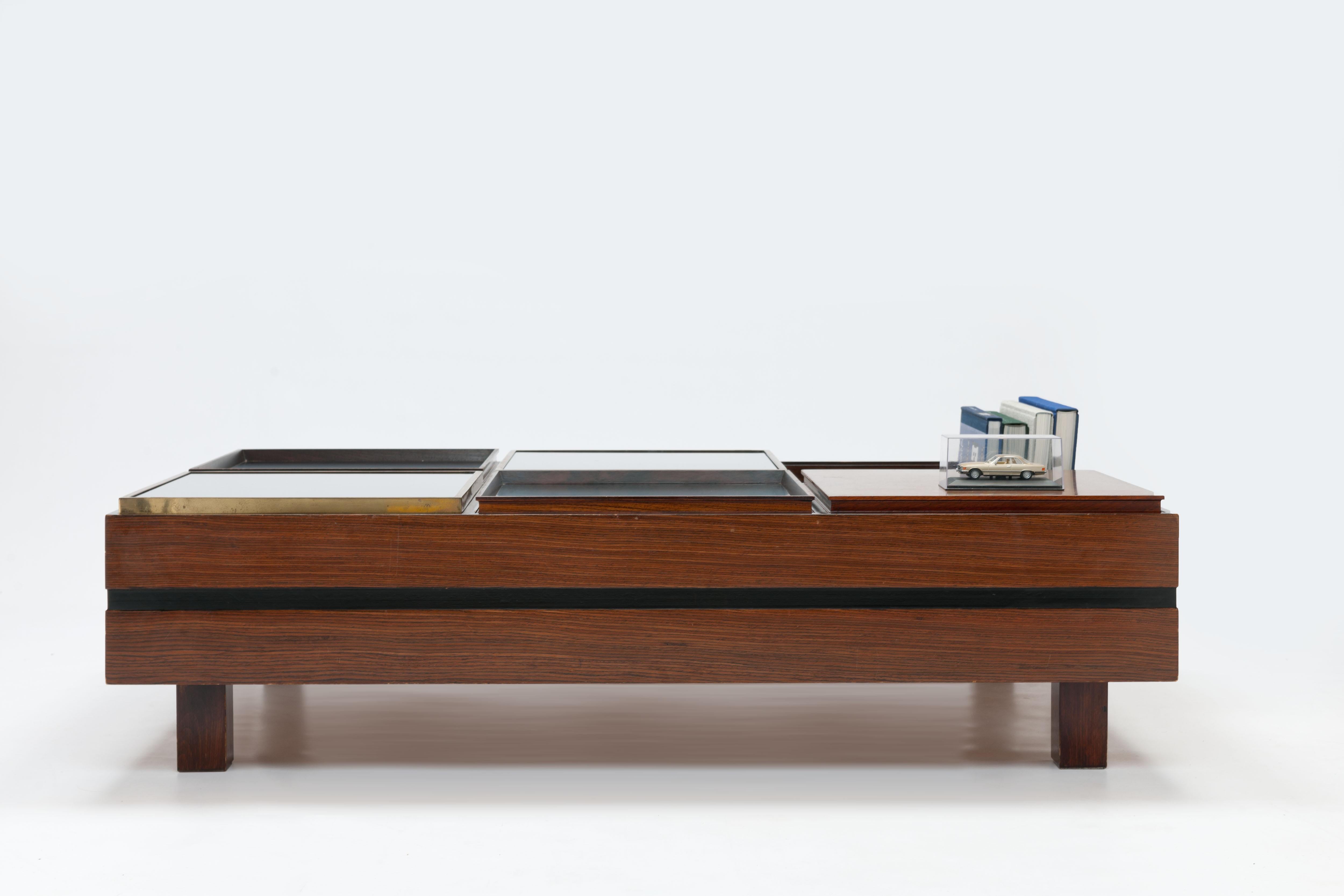 Mid-20th Century Display Coffee Table by Luigi Sormani with Trays in Wood, Black and Brass