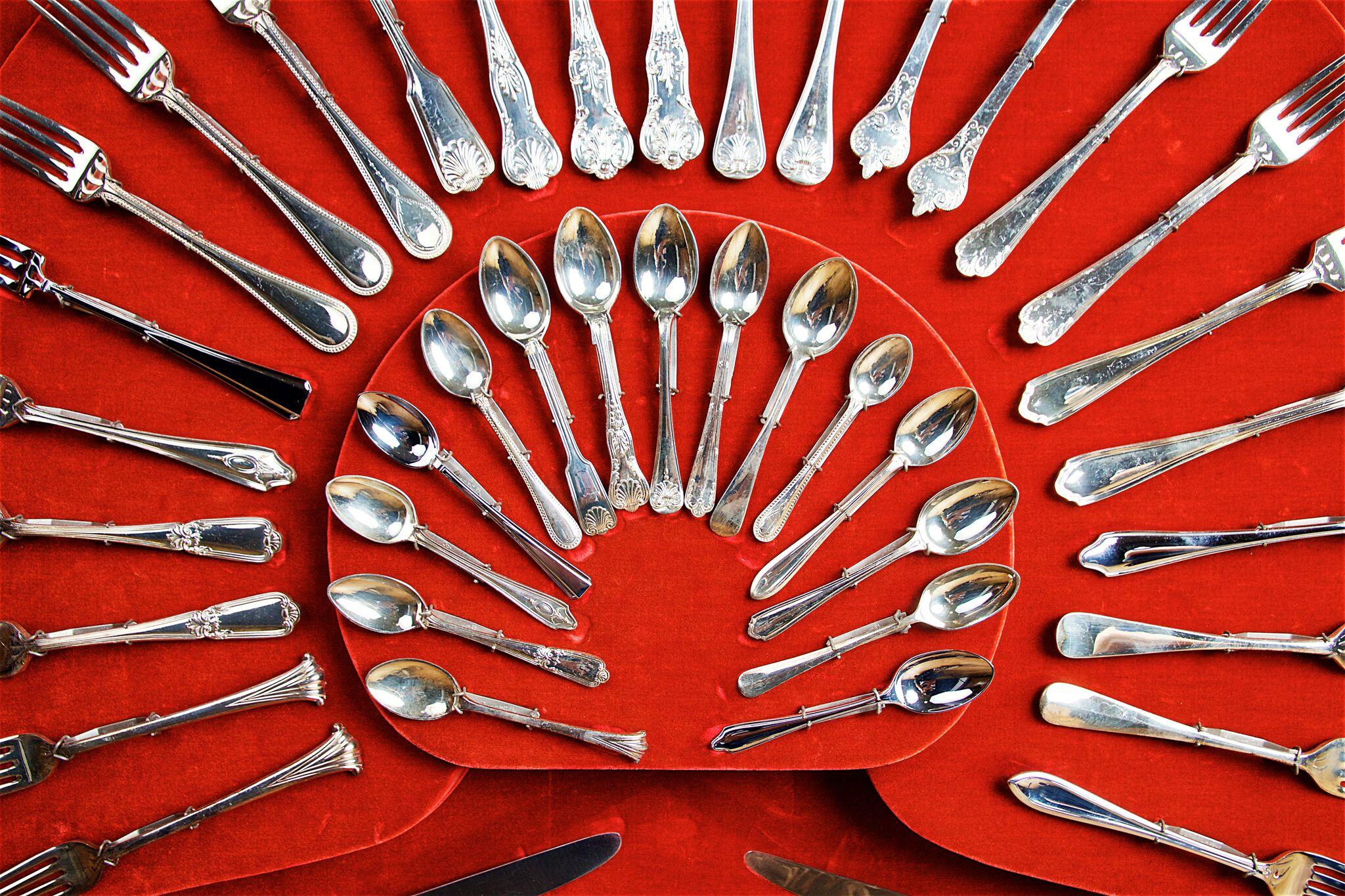 English Display of Silver Plated Cutlery by Romney For Sale