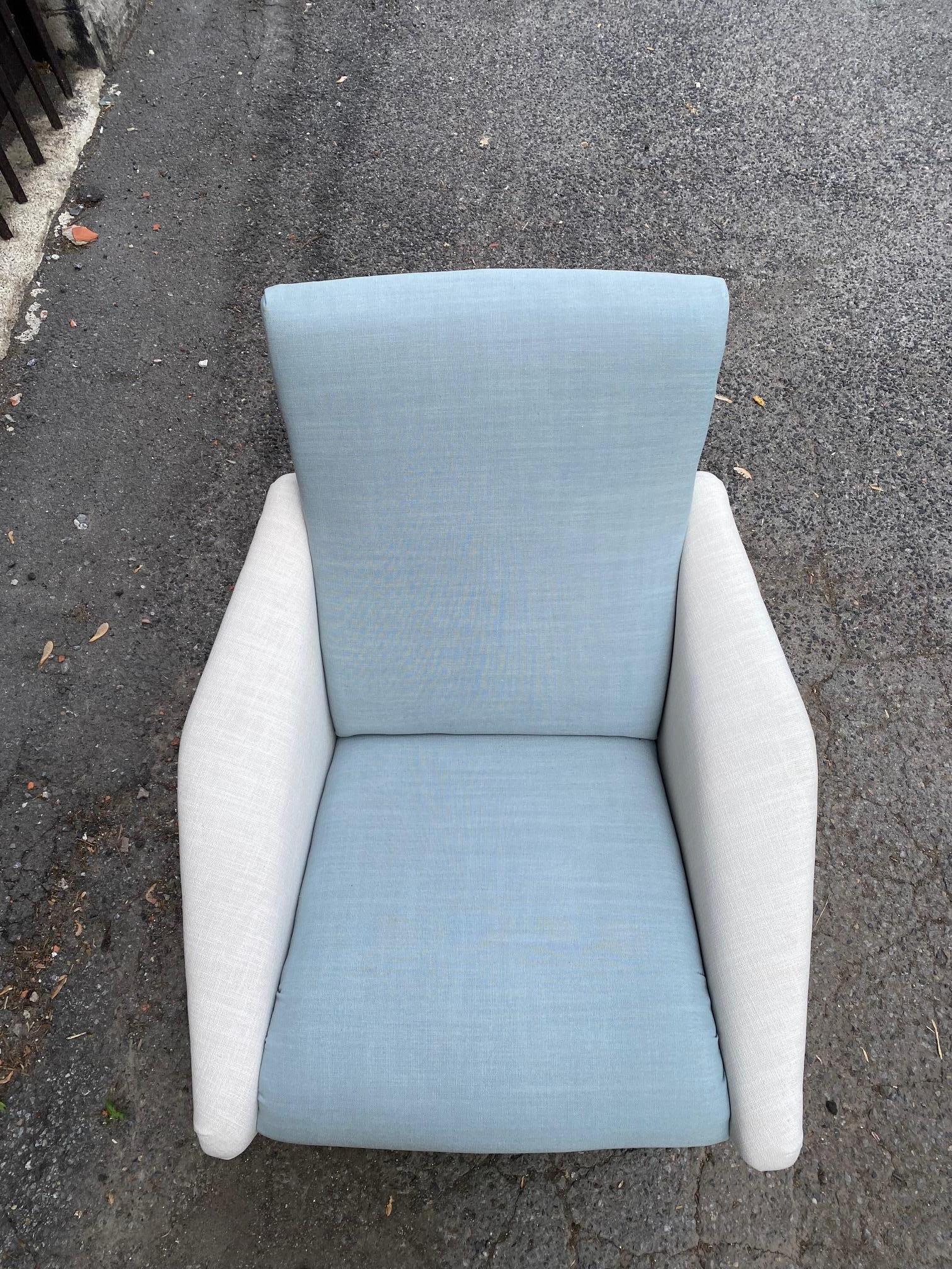 Mid-Century Modern Distex Upholstered and Walnut Armchair Model 807 by Gio Ponti For Sale