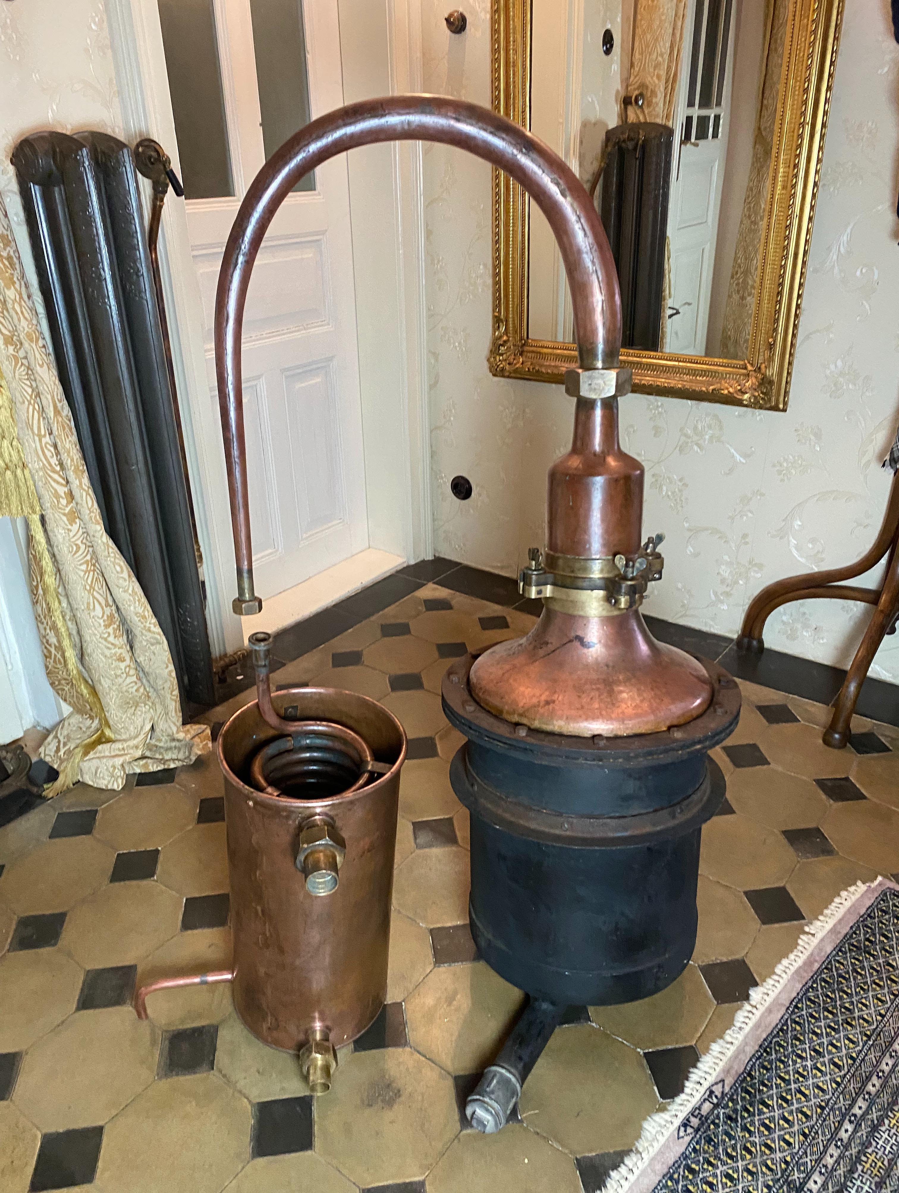 Fabriqué vers 1900
Cuivre, laiton et fer massif - poids 52kg , 115lb                  
