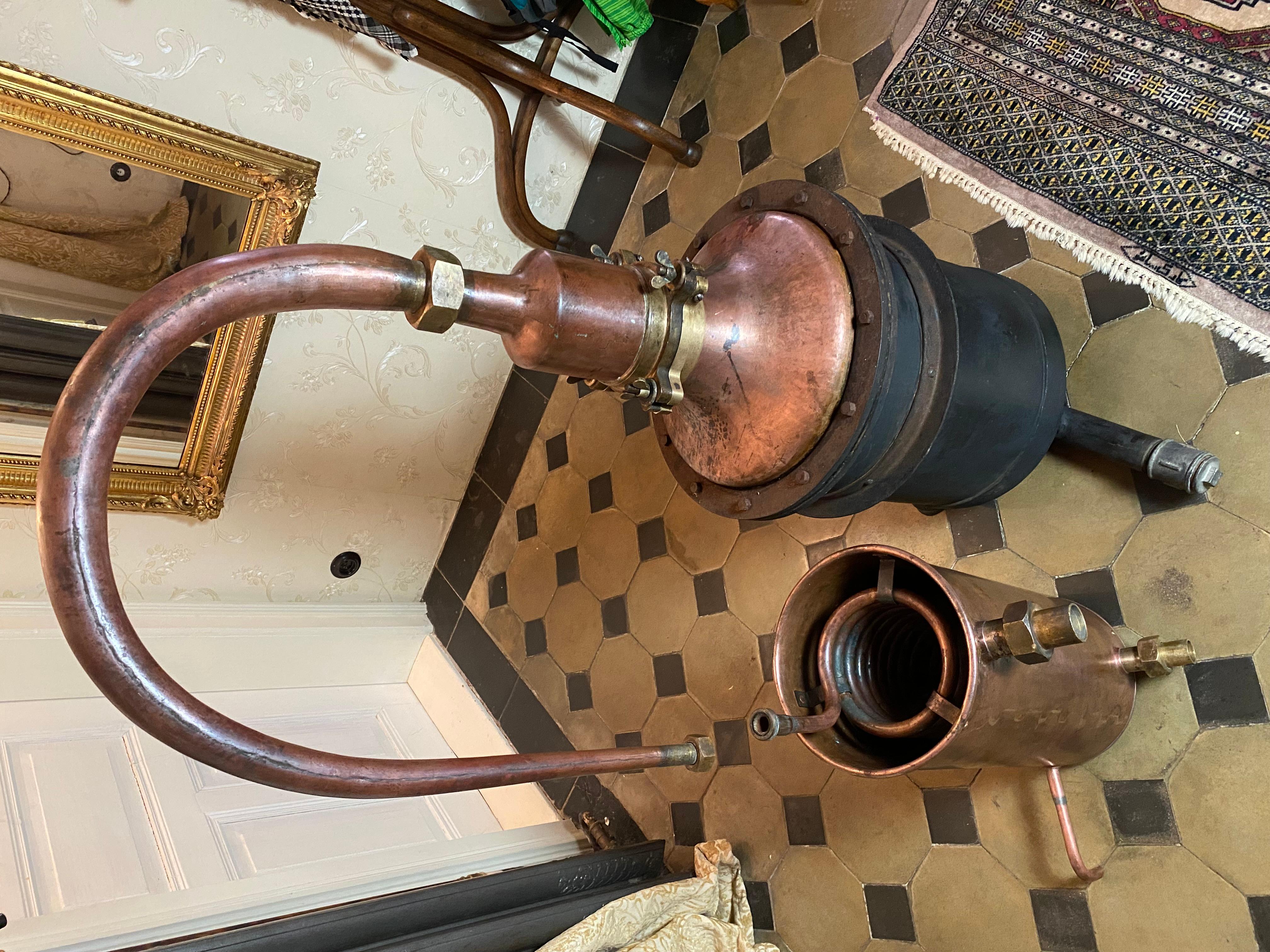 Belle Époque Colonne de distillation en vente