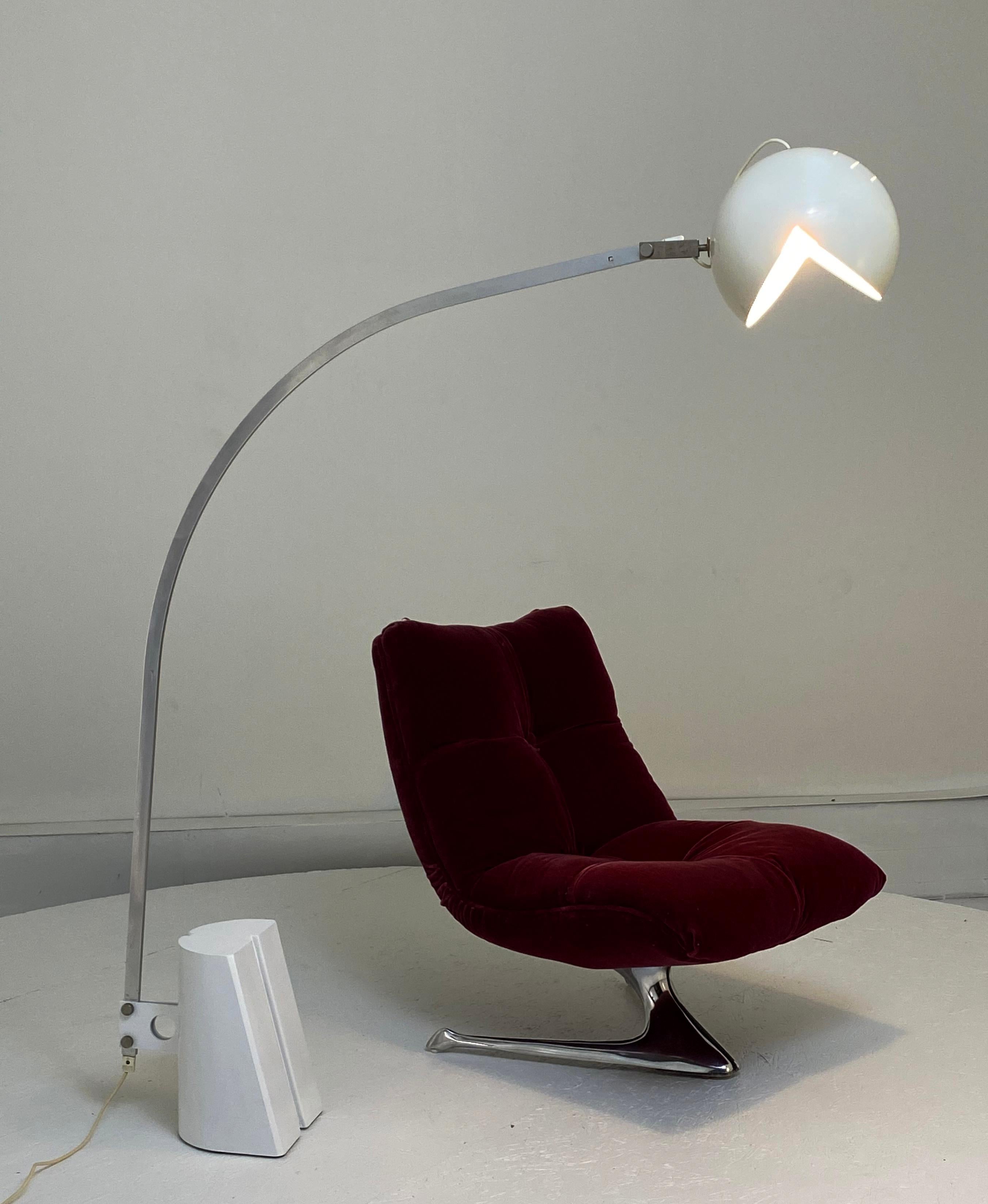 Ill-Form floor lamp , Italy, circa 1965. Measures: 48 W x 11.5 D x 63 H inches
aluminum, enameled aluminum, enameled steel, brass
The name ill-form probably stands for an abbreviation of 