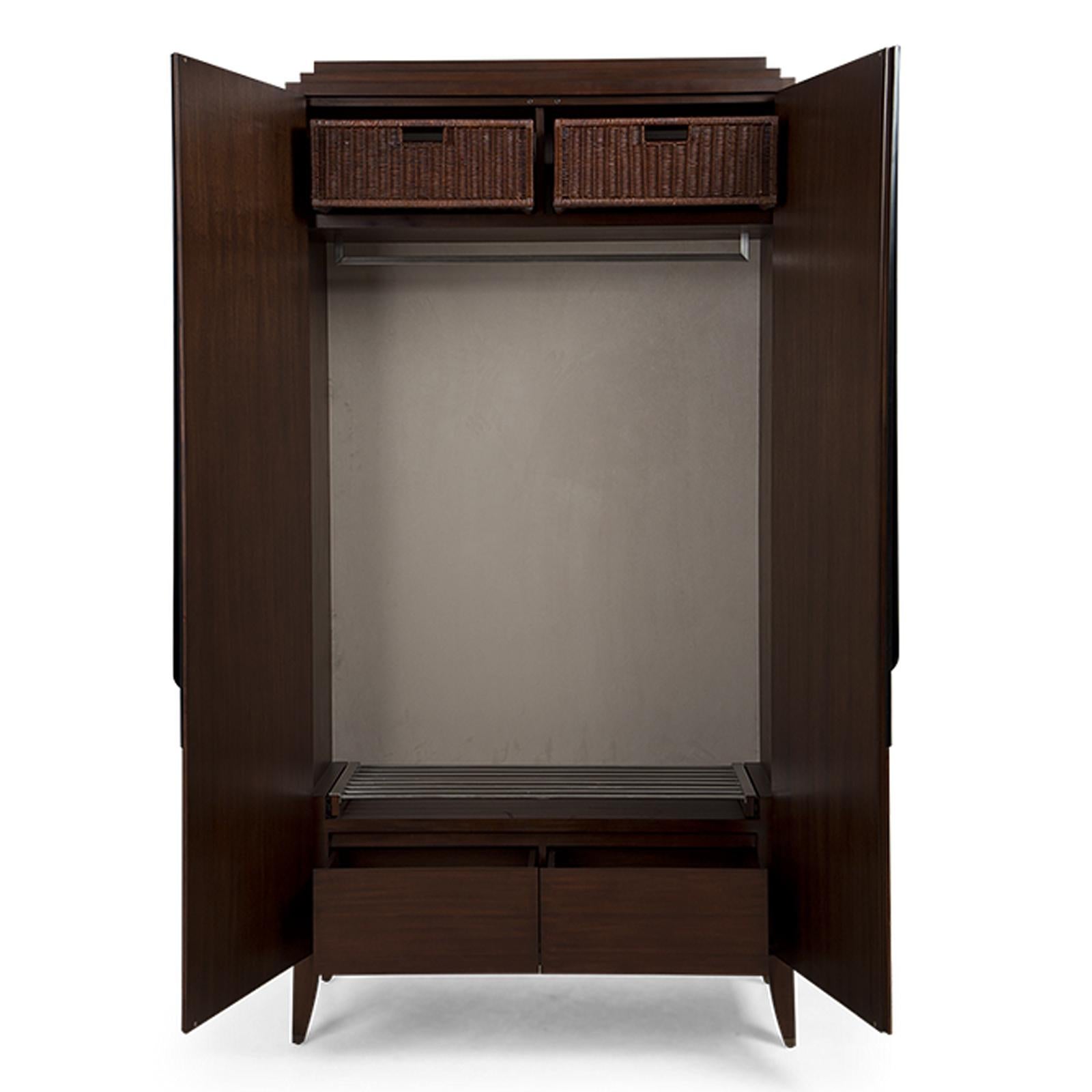 Distinct Large Cabinet in Mahogany Wood In Excellent Condition For Sale In Paris, FR