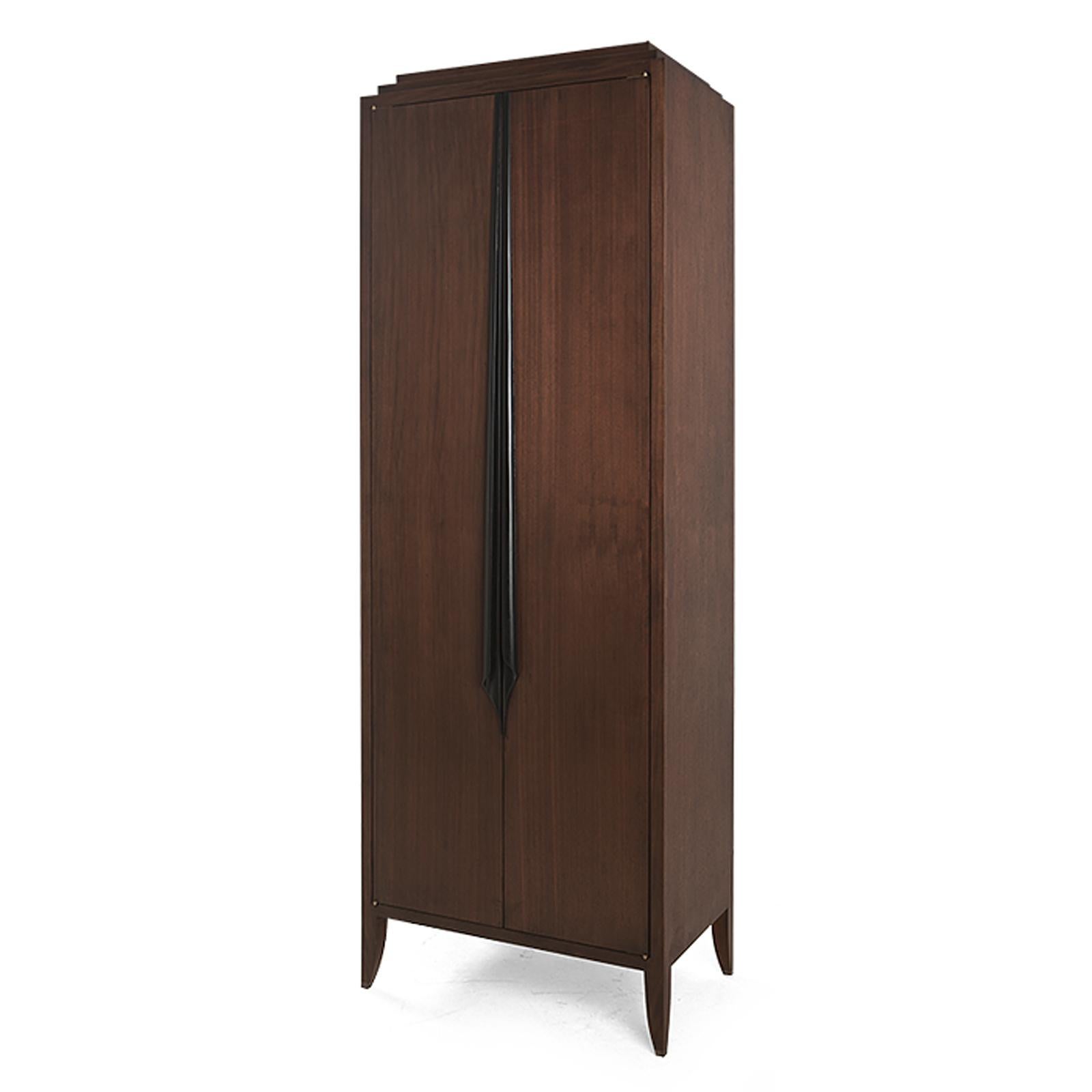 English Distinct Medium Cabinet in Mahogany Wood For Sale