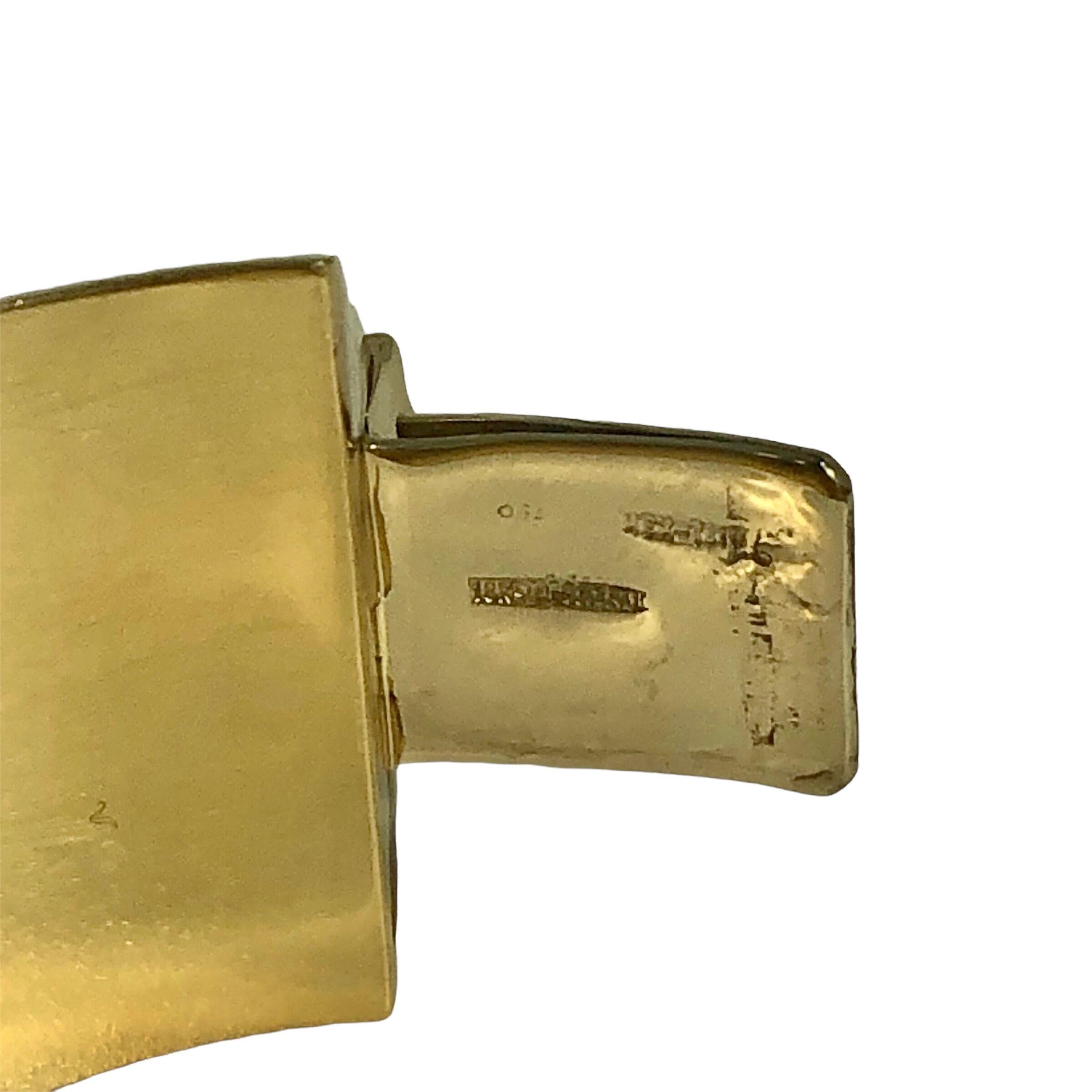 Modern Distinctive 18k Yellow Gold Fluted Bombe Cuff Bracelet