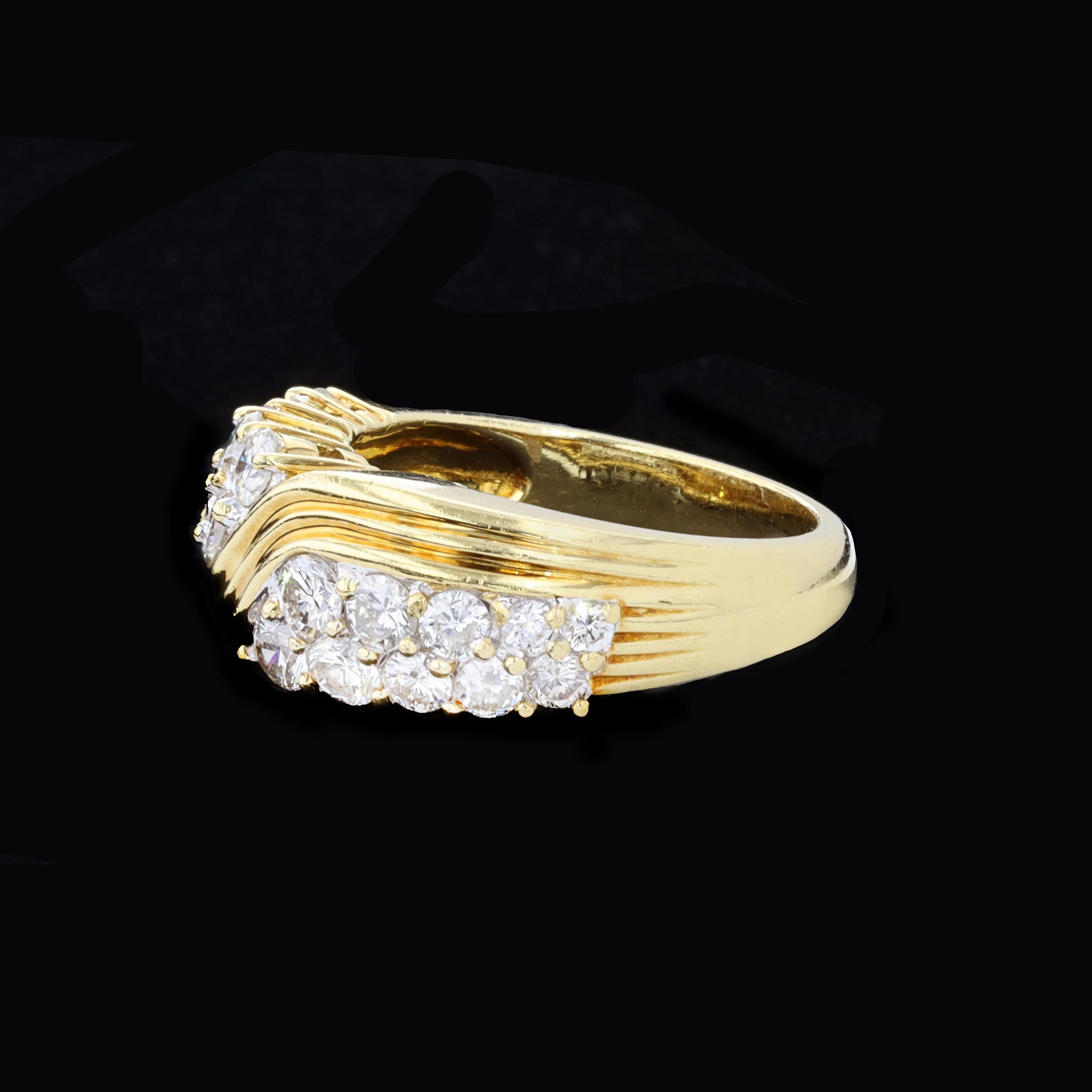 Retro Distinctive Diamond and 18k Yellow Gold Ring For Sale