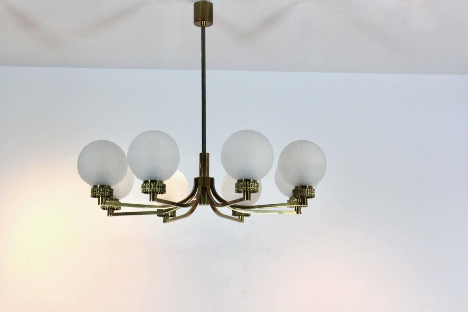 Distinctive French Brass and Frozen Glass Chandelier For Sale 5