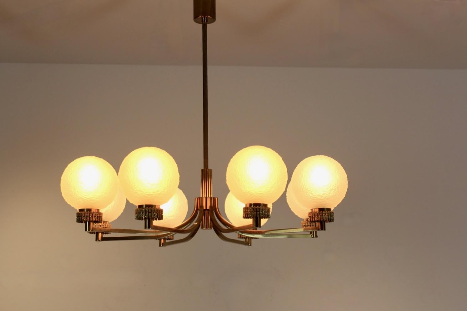Lampadario francese in ottone e vetro congelato in vendita 2