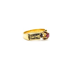 Distinctive Ruby Ring in 18k Yellow Gold