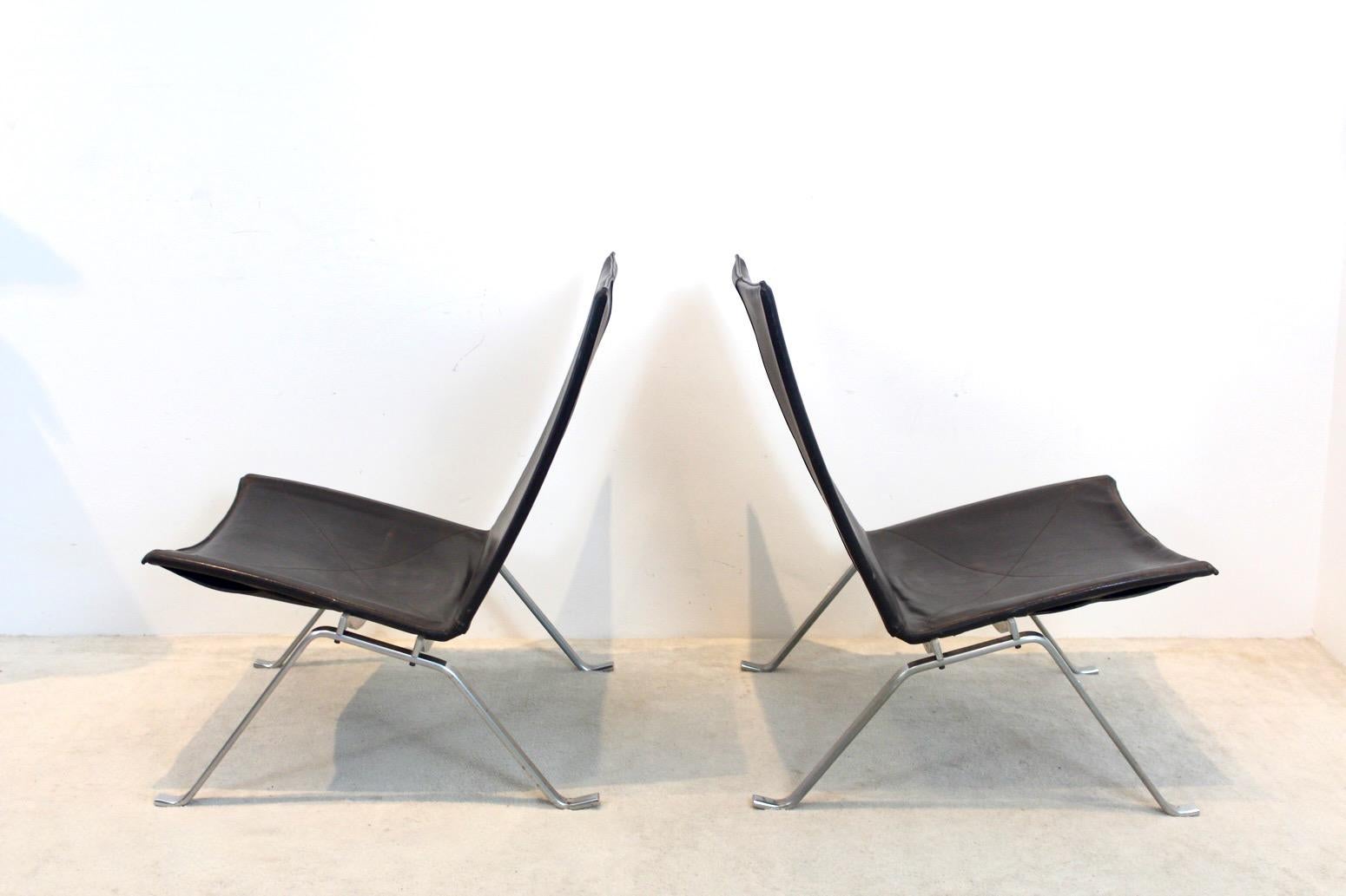 Distinctive Set of Brown Leather PK 22 Chairs by Poul Kjærholm for Fritz Hansen For Sale 4