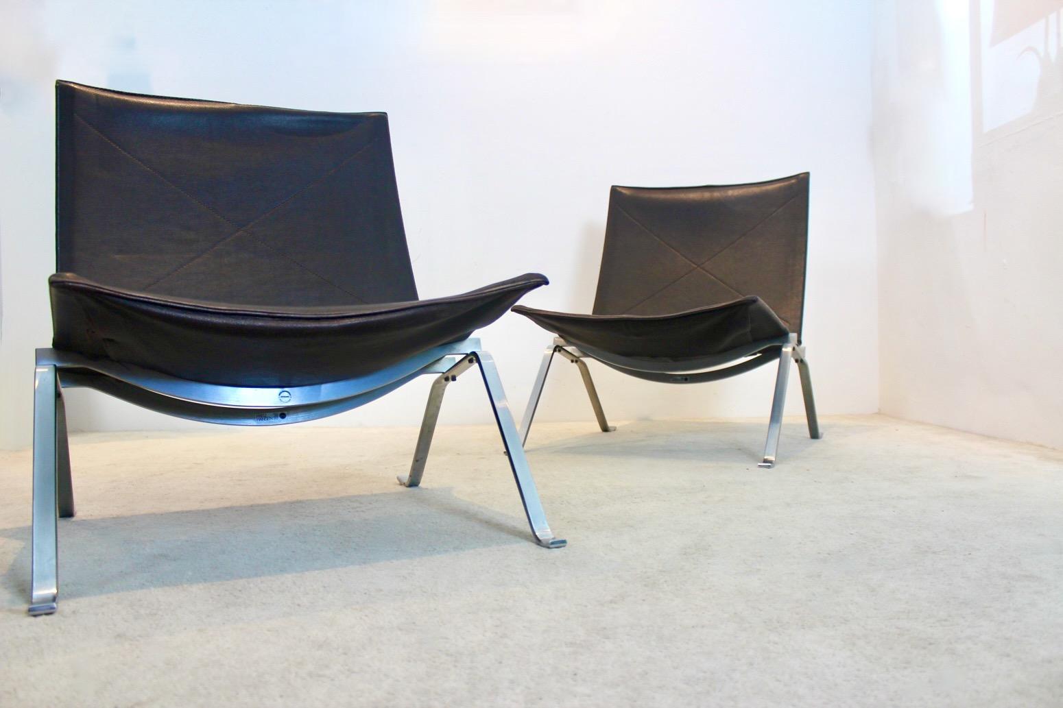 Distinctive Set of Brown Leather PK 22 Chairs by Poul Kjærholm for Fritz Hansen For Sale 6