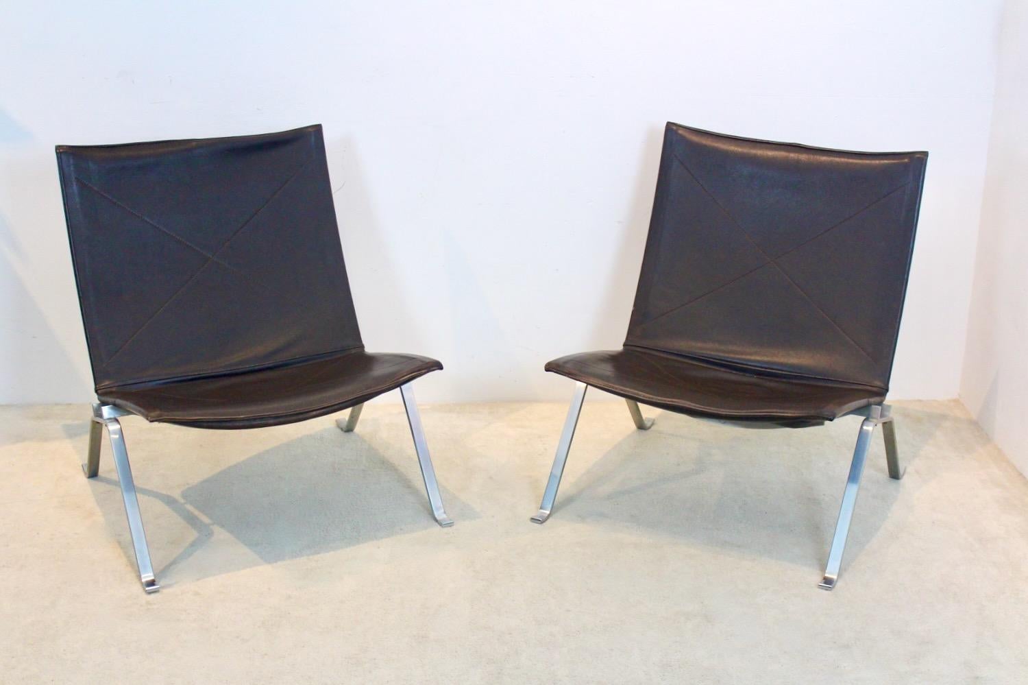 Stainless Steel Distinctive Set of Brown Leather PK 22 Chairs by Poul Kjærholm for Fritz Hansen For Sale