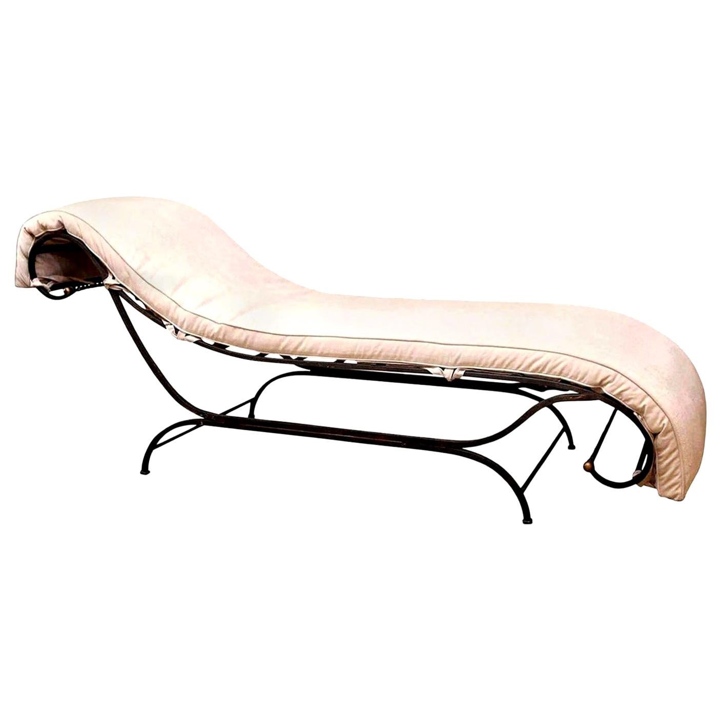 Chaise longue en acier distinctif en vente 2