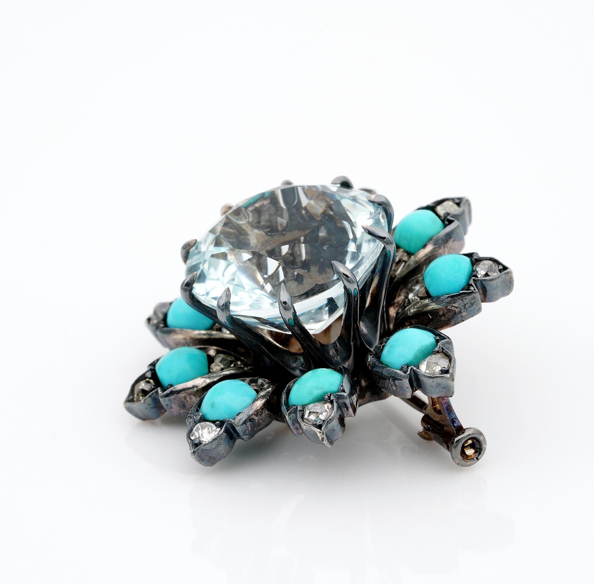 Distinctive Victorian 14.00 Carat Aquamarine Turquoise Diamond Flower Brooch In Good Condition For Sale In Napoli, IT