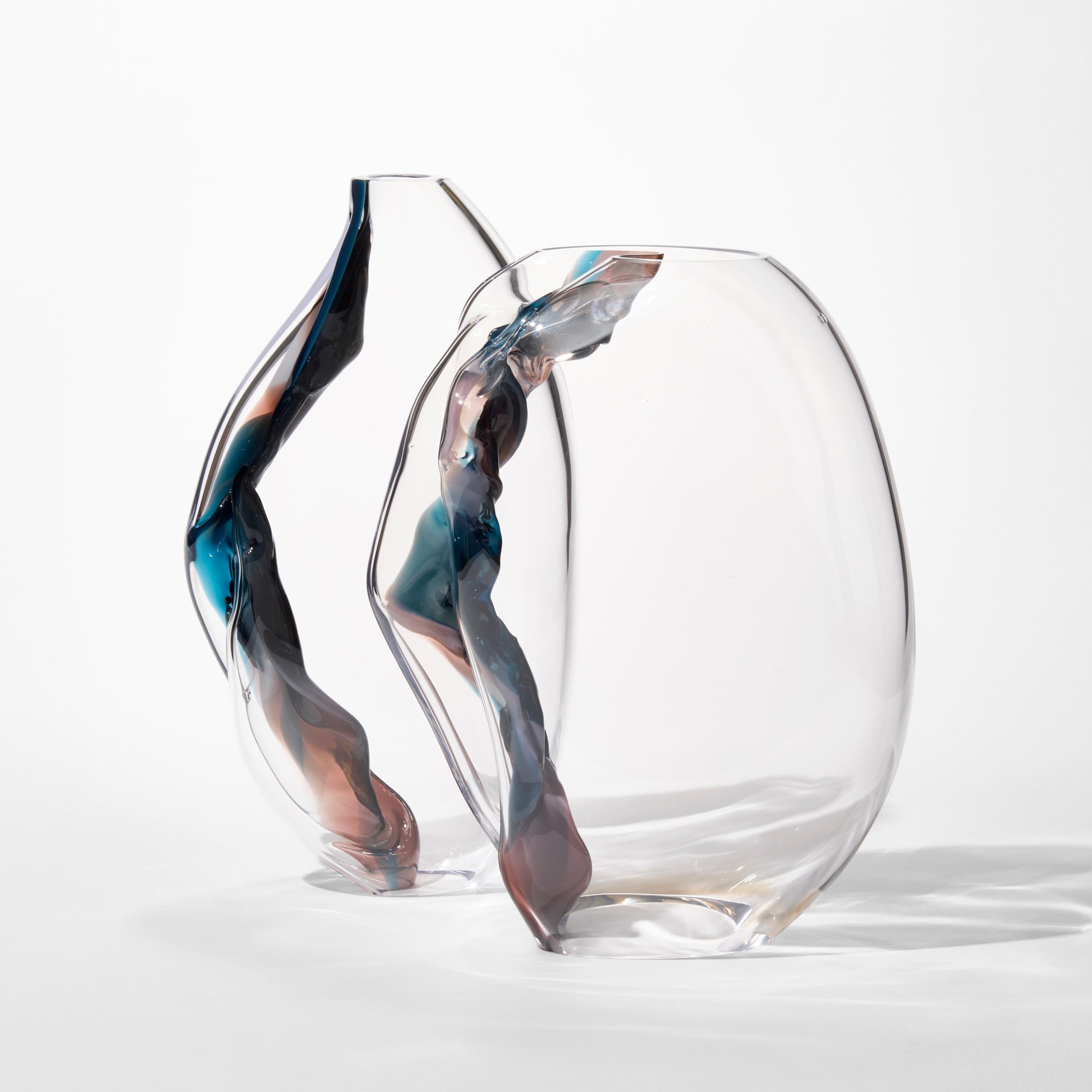 Fatto a mano Distortion IV, una scultura in vetro soffiato a mano viola, blu e trasparente di Emma Baker in vendita