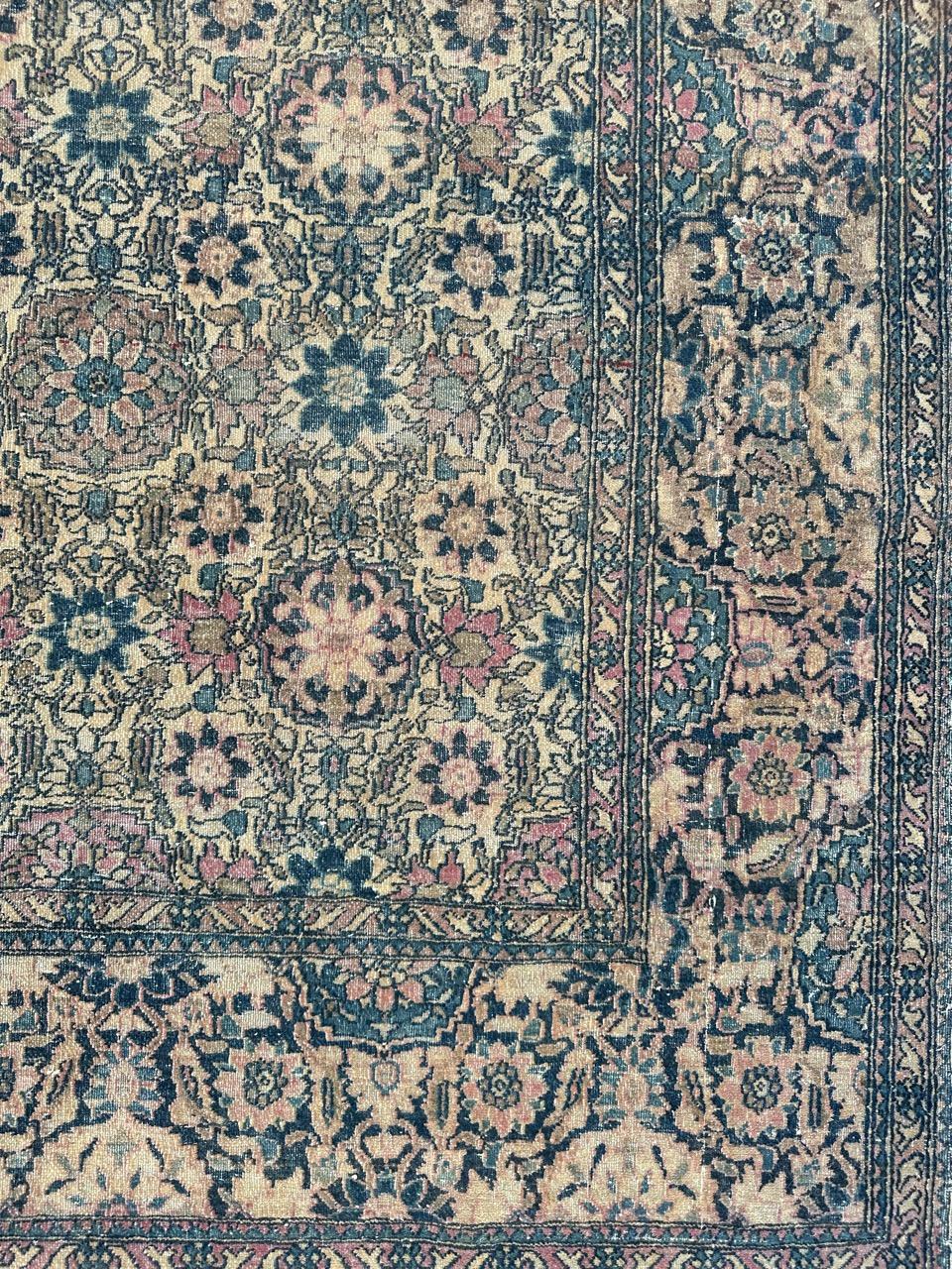 Distressed antique 19th century Isfahan rug In Distressed Condition For Sale In Saint Ouen, FR