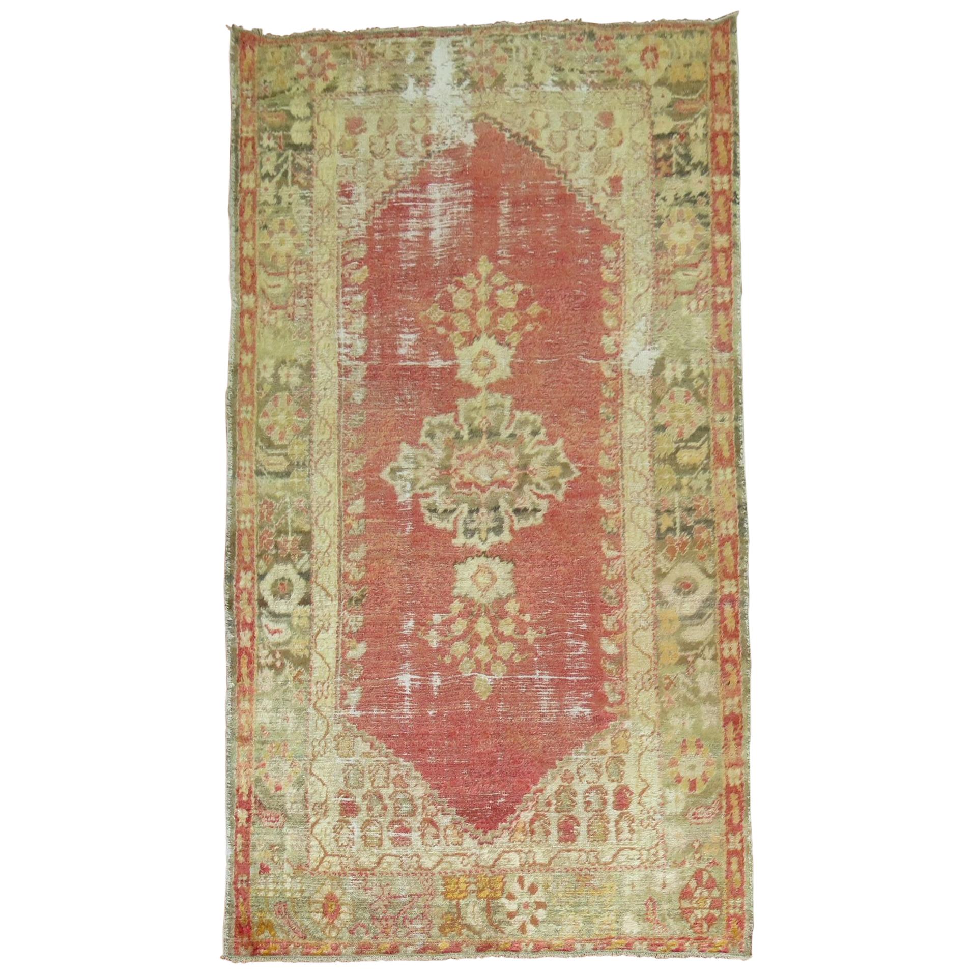Antiker Angora Oushak-Teppich im Used-Stil, im Used-Look im Angebot