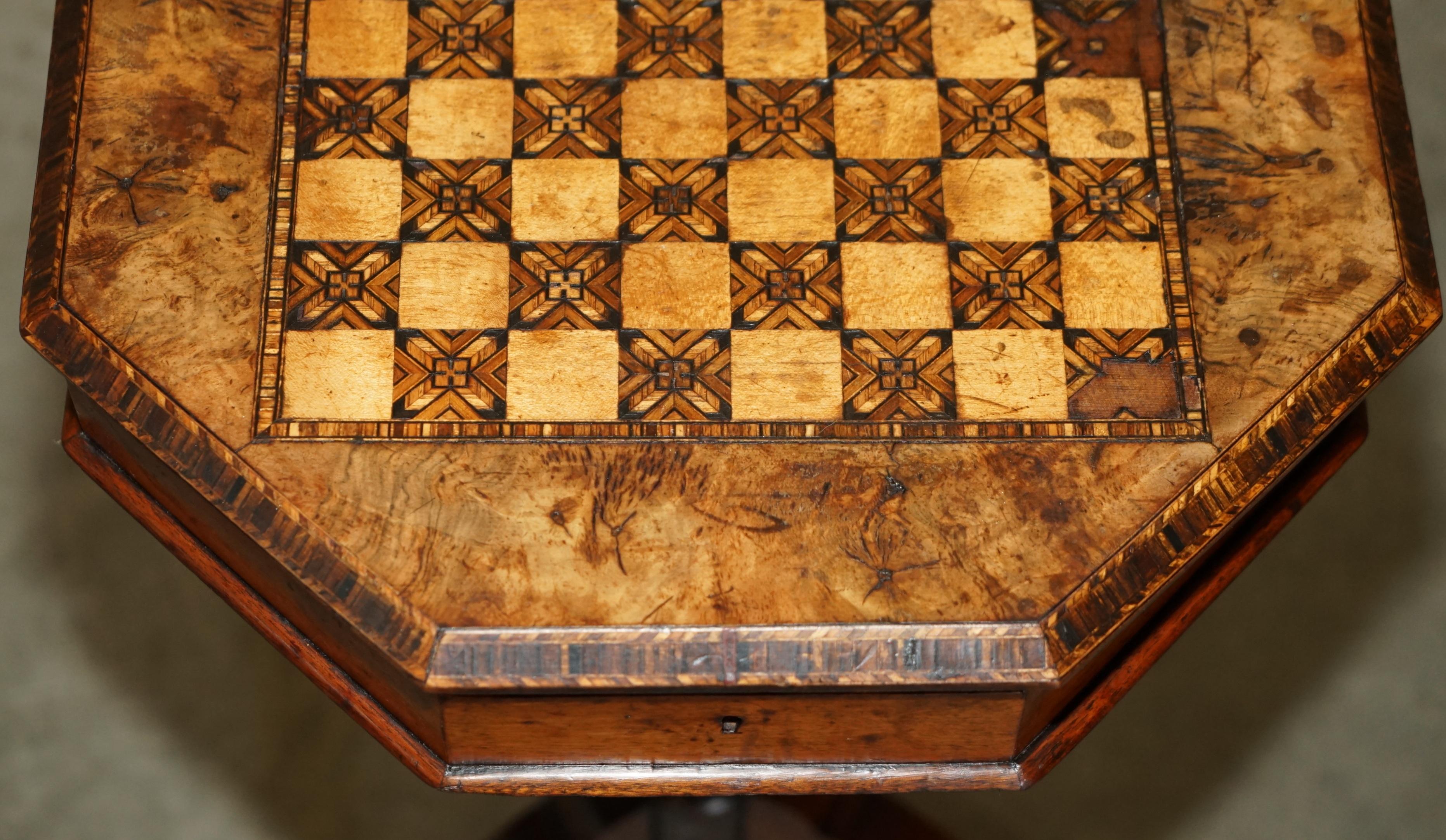Hand-Crafted DISTRESSED ANTIQUE BURR WALNUT & HARDWOOD SEWiNG WORK TABLE CHESS BOARD TOP For Sale