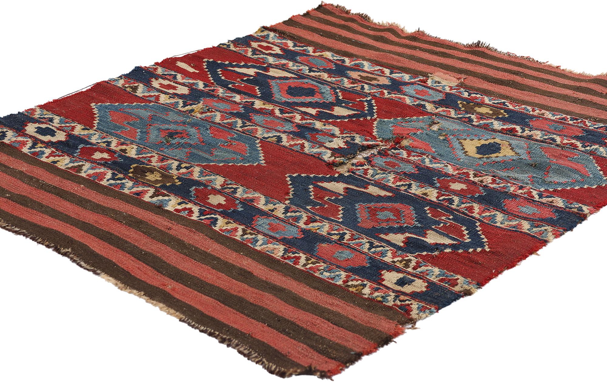 78996 Antiker kaukasischer Schirwan-Kilim-Teppich, 02'10 x 03'08. Dieser antike kaukasische Schirwan-Kilim-Teppich aus handgewebter Wolle, der in den 1880er Jahren des späten 19. Jahrhunderts hergestellt wurde, ist ein bemerkenswertes Zeugnis für
