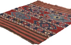 Antiker kaukasischer Shirvan- Flachgewebe-Teppich im Used-Look