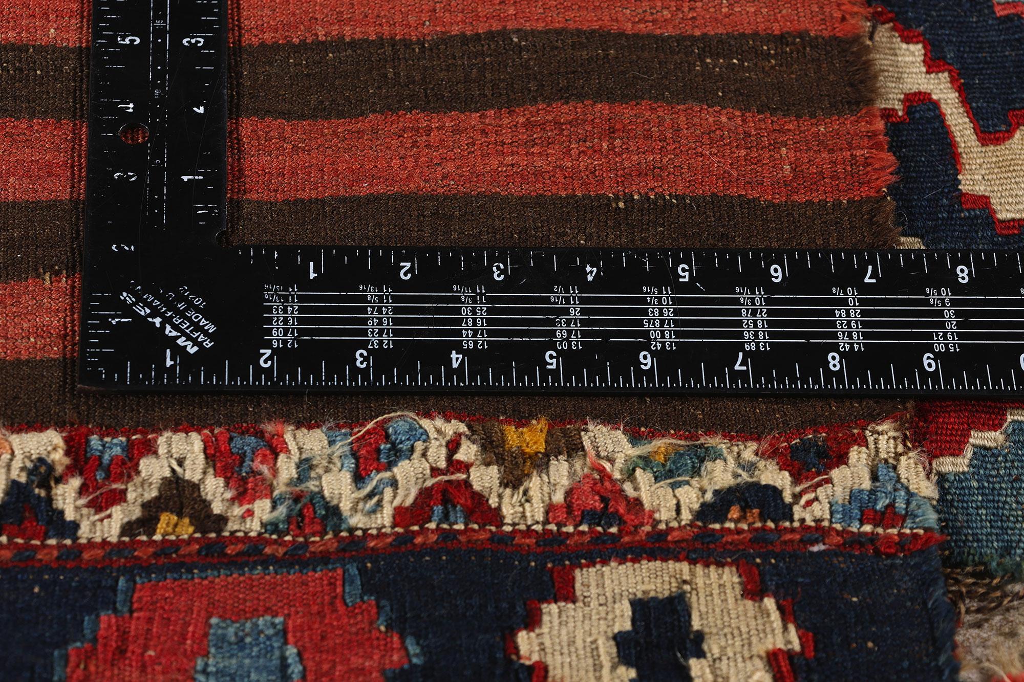Antiker kaukasischer Shirvan- Flachgewebe-Teppich im Used-Look im Zustand „Starke Gebrauchsspuren“ im Angebot in Dallas, TX