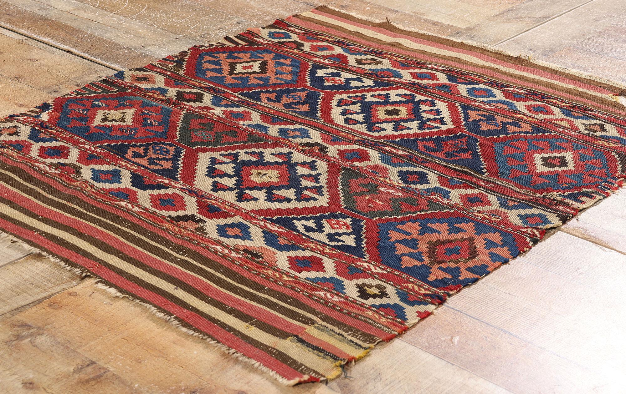 XIX secolo Tappeto antico caucasico Shirvan a tessitura piatta con effetto invecchiato in vendita