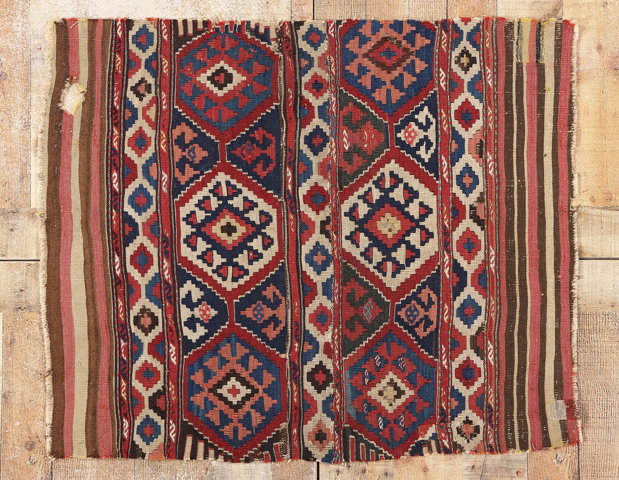 Tappeto antico caucasico Shirvan a tessitura piatta con effetto invecchiato in vendita 1
