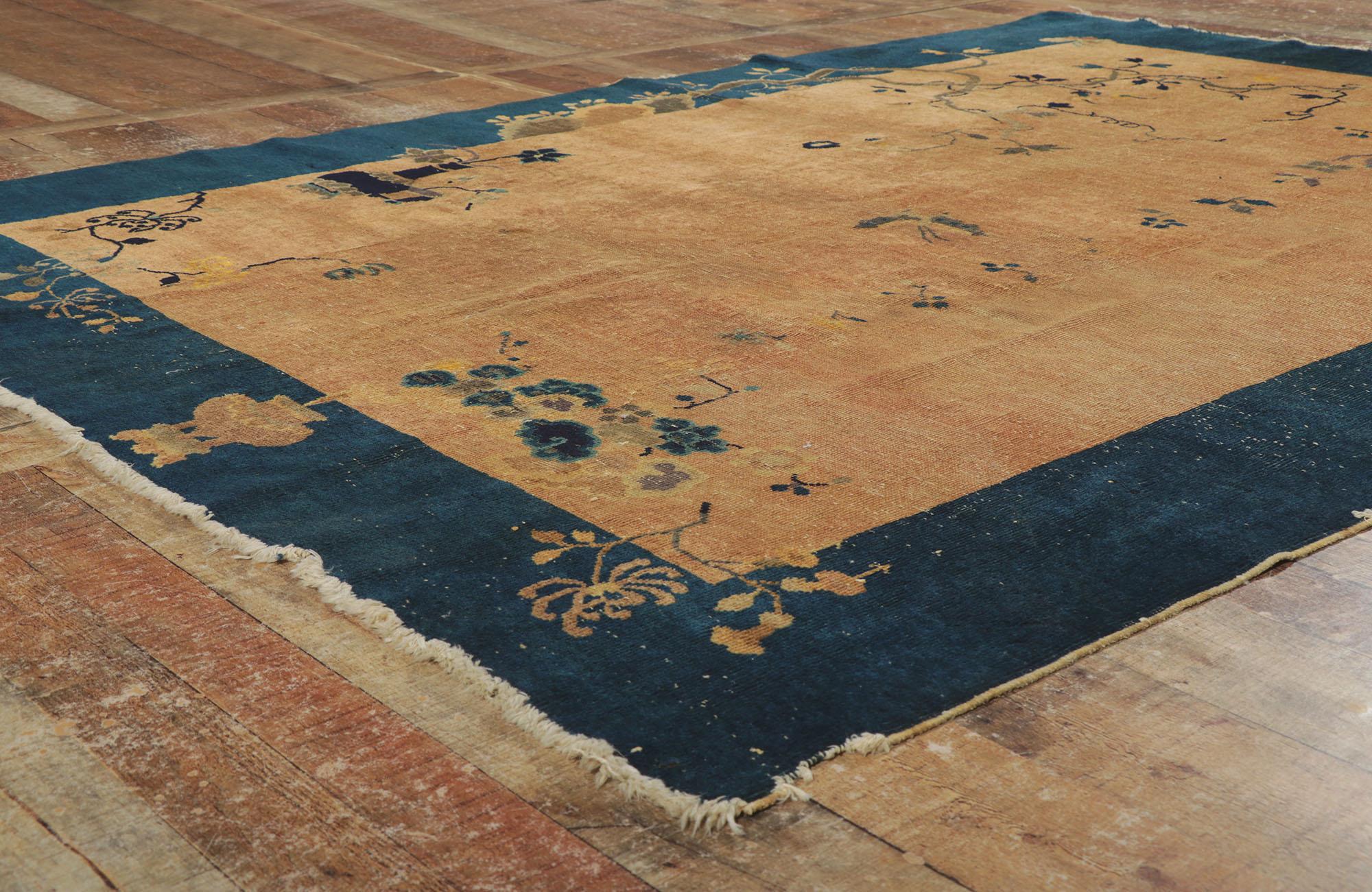 Antiker chinesischer Peking-Teppich im Used-Stil im Zustand „Starke Gebrauchsspuren“ im Angebot in Dallas, TX