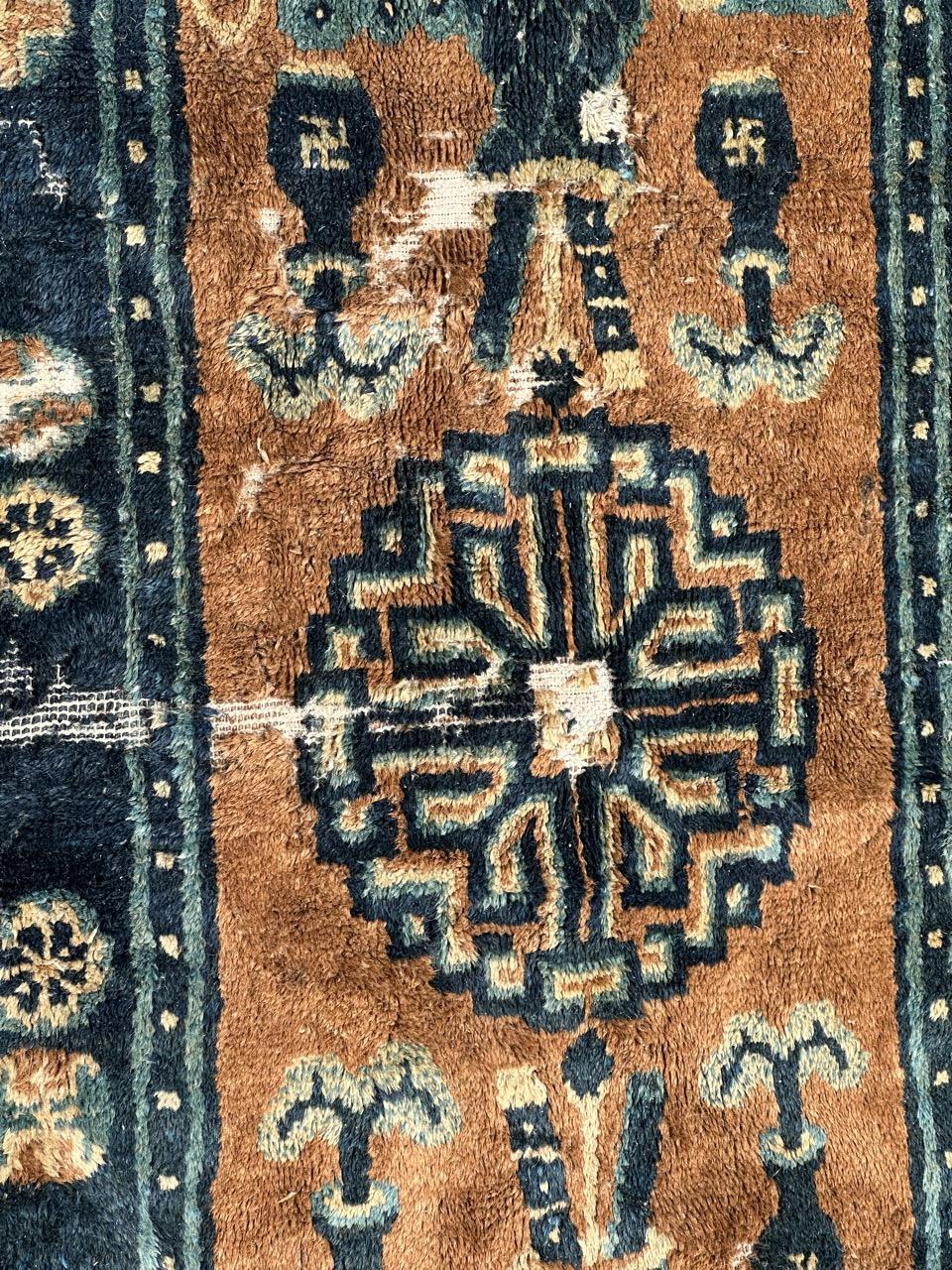 Distressed antique Chinese rug For Sale 2