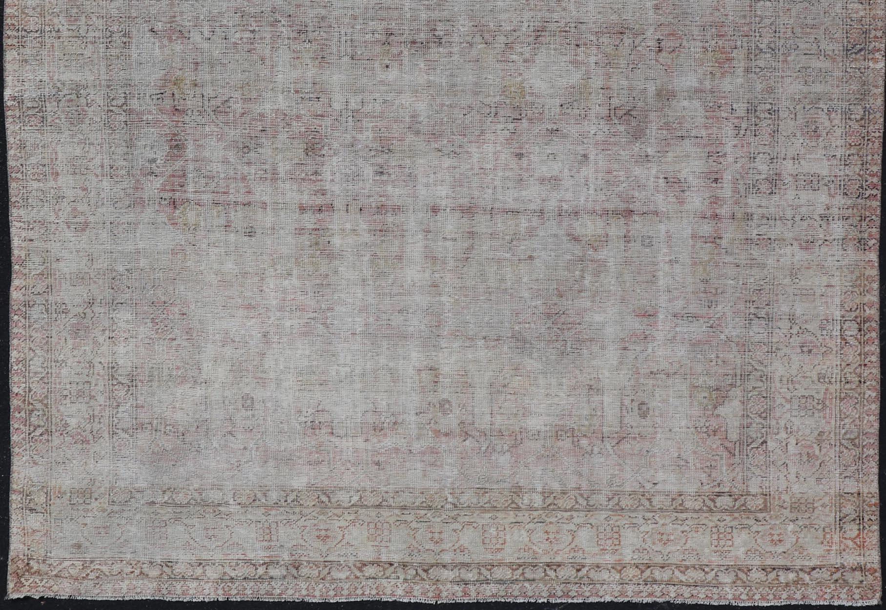 Distressed Antique Hand-Knotted Persian Mahal Rug in Wool in Neutral Tones For Sale 5