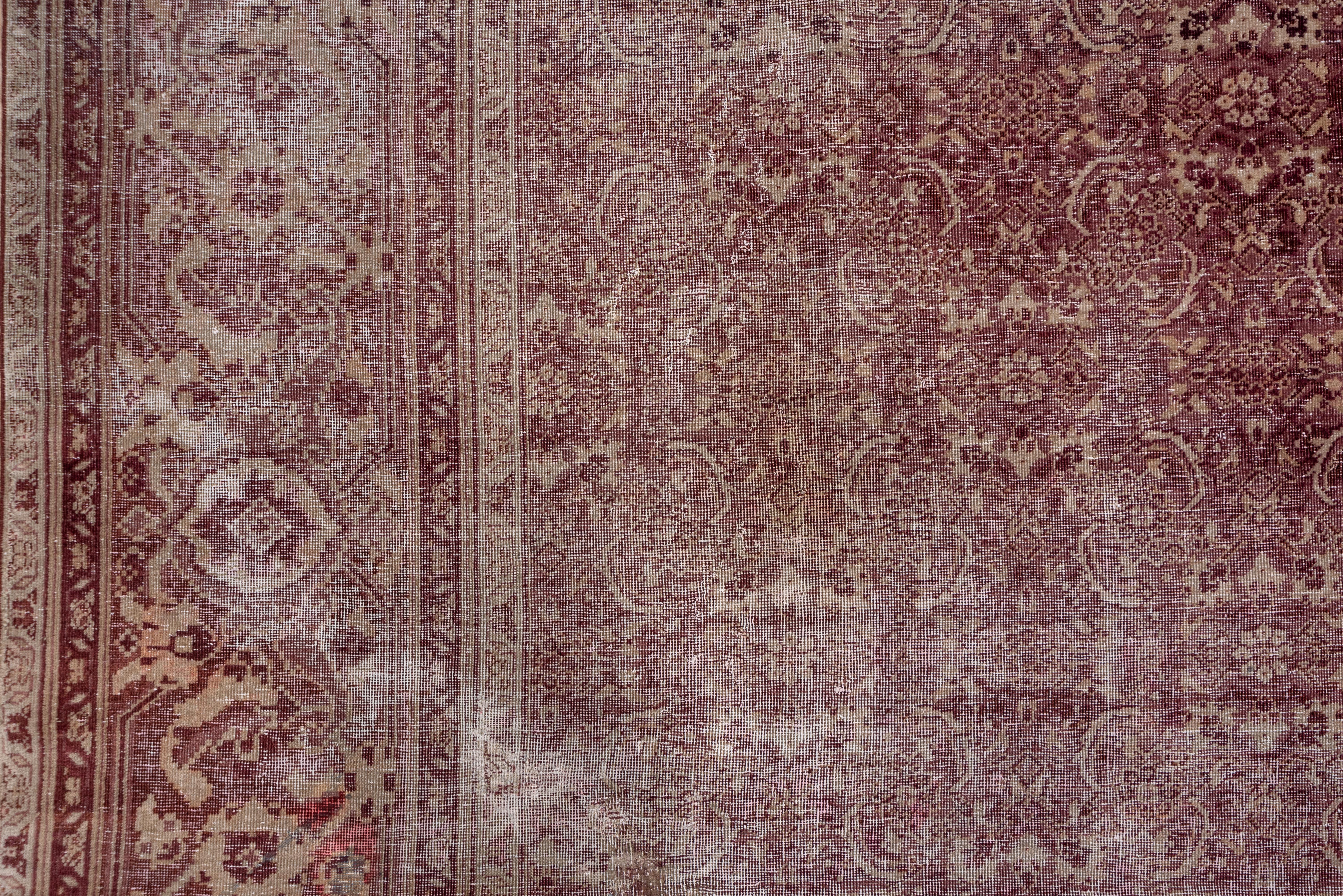 Antiker indischer Amritzar-Teppich im Used-Stil in Burgunder- und Brauntönen (Stammeskunst) im Angebot