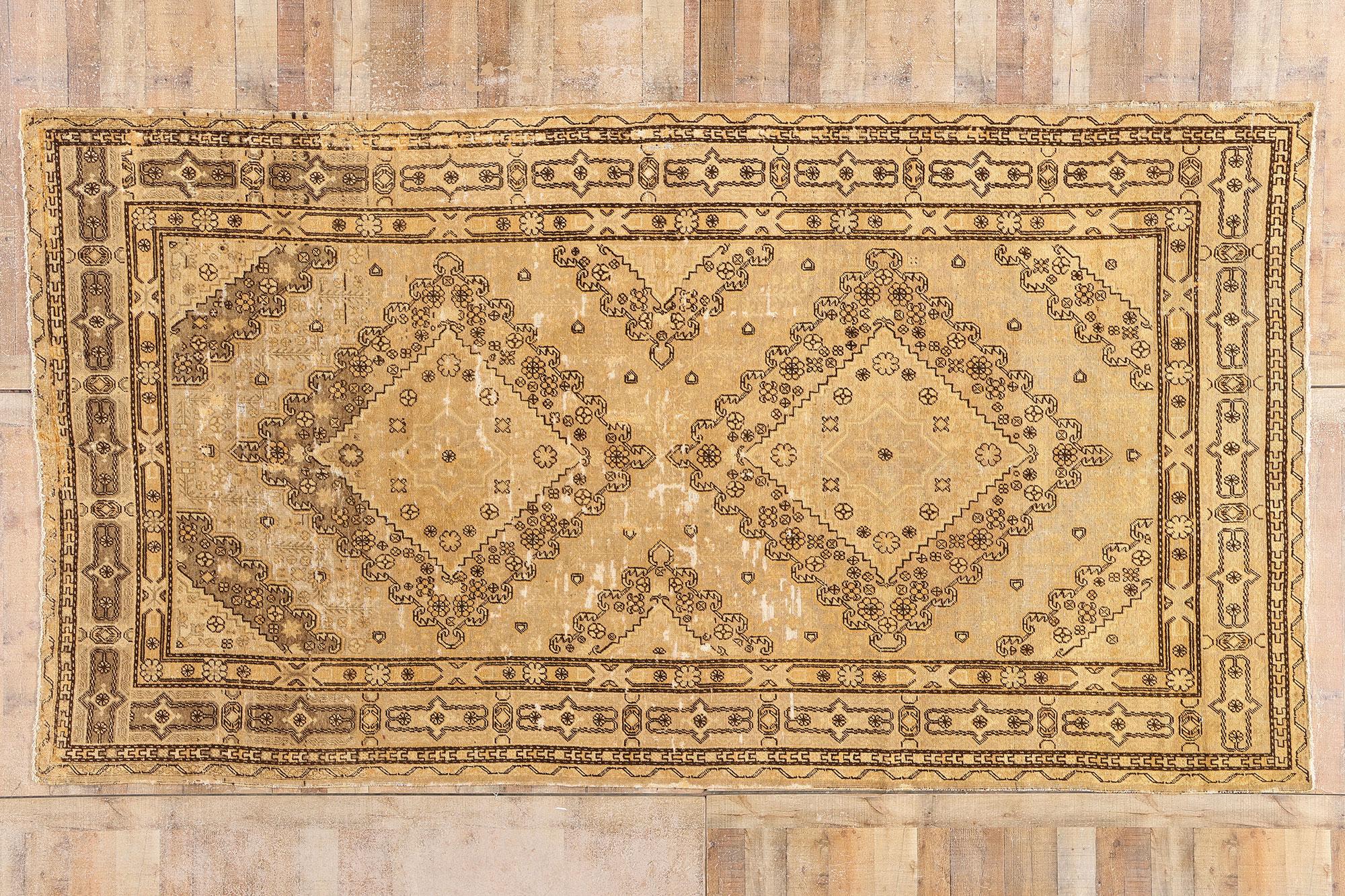 1900's Turkestan Khotan Rug with Traditional Style For Sale 3