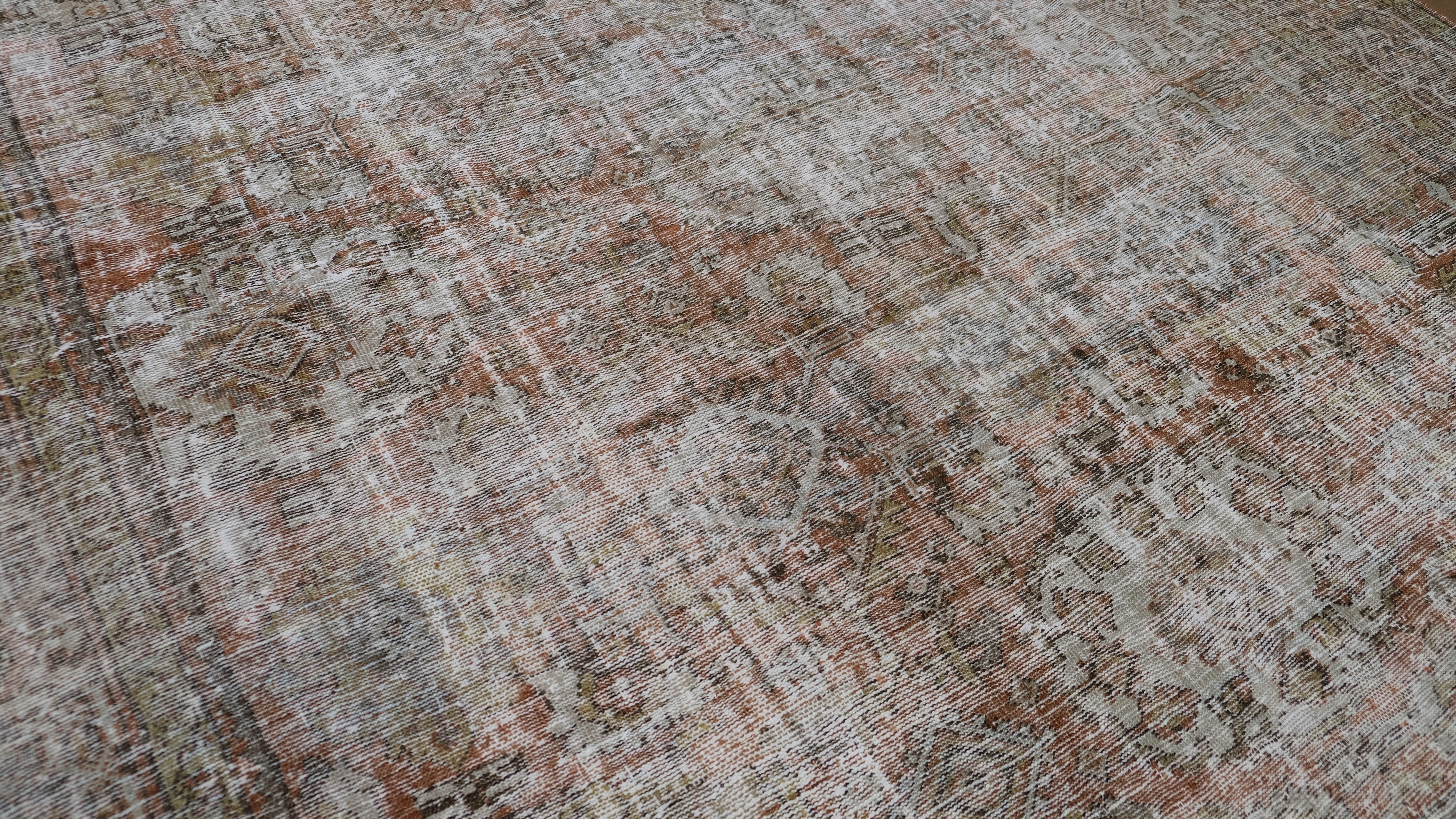 Annodato a mano Tappeto Antico Mahal Marrone e Avorio Distressed in Lana 8'7''x12'4'' in vendita