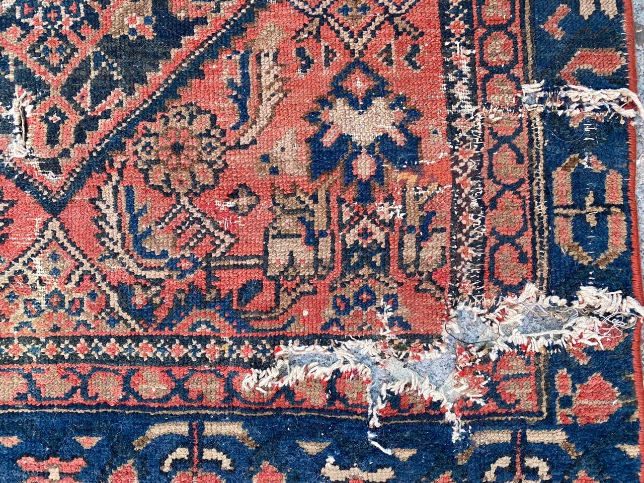 Distressed Antique Malayer Rug In Distressed Condition For Sale In Saint Ouen, FR