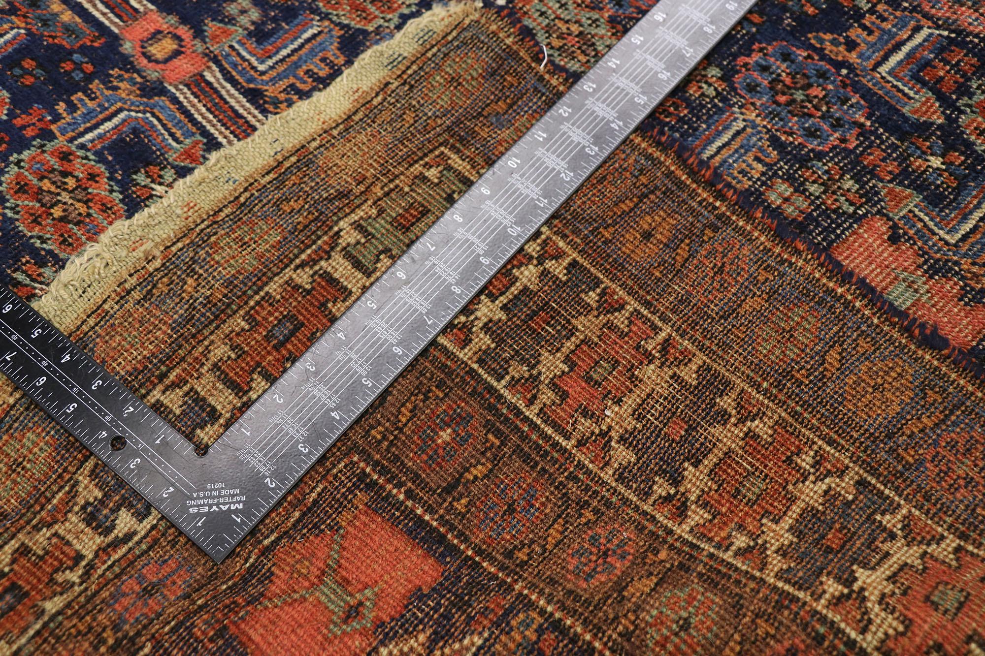 Noué à la main Tapis persan Bijar ancien vieilli avec style tribal rustique moderne en vente