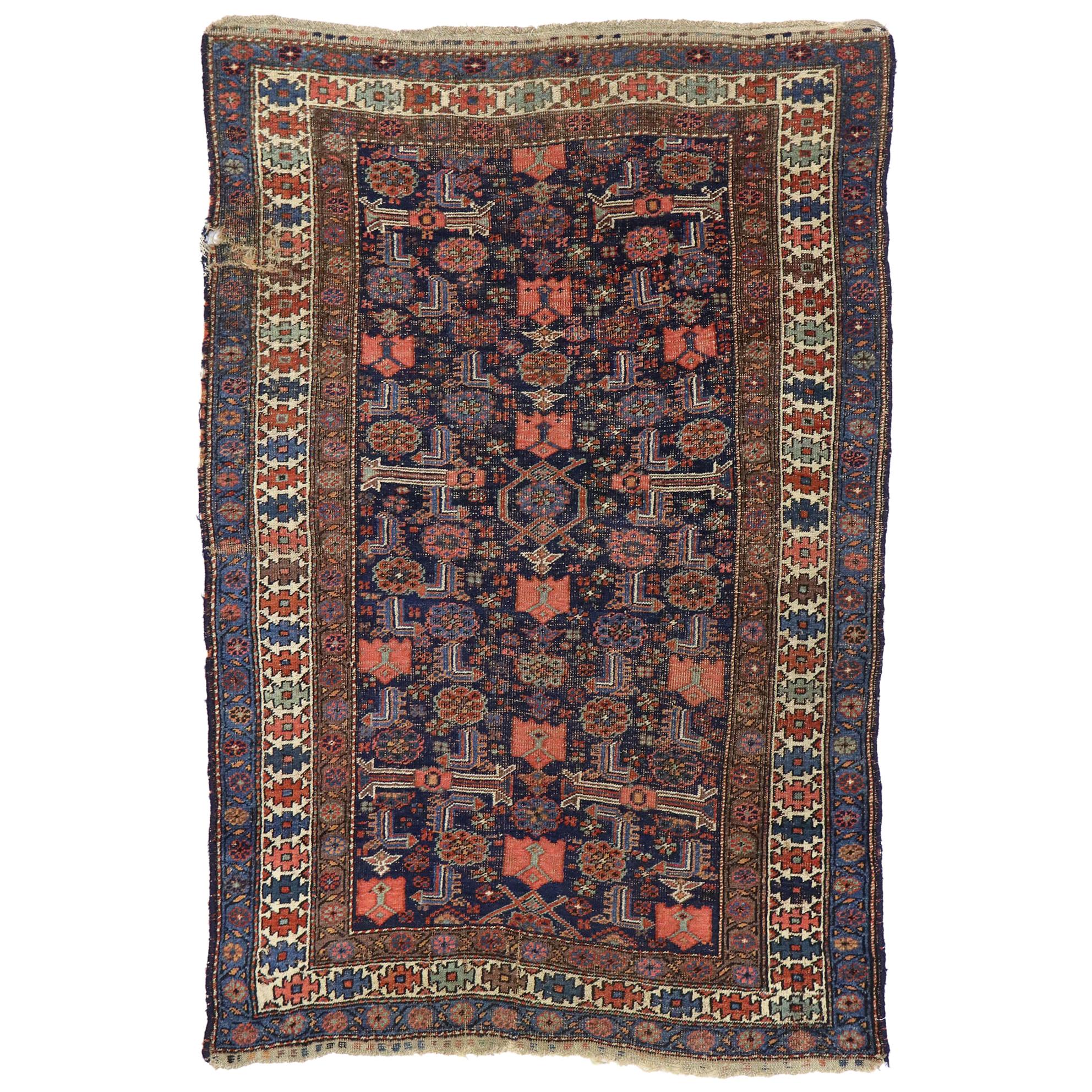 Tapis persan Bijar ancien vieilli avec style tribal rustique moderne